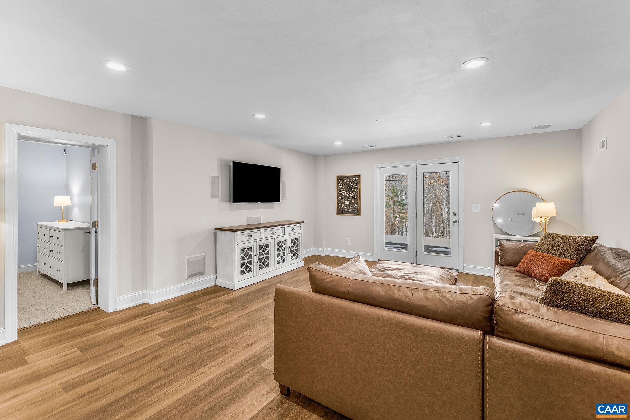 4245 WOODTHRUSH LN