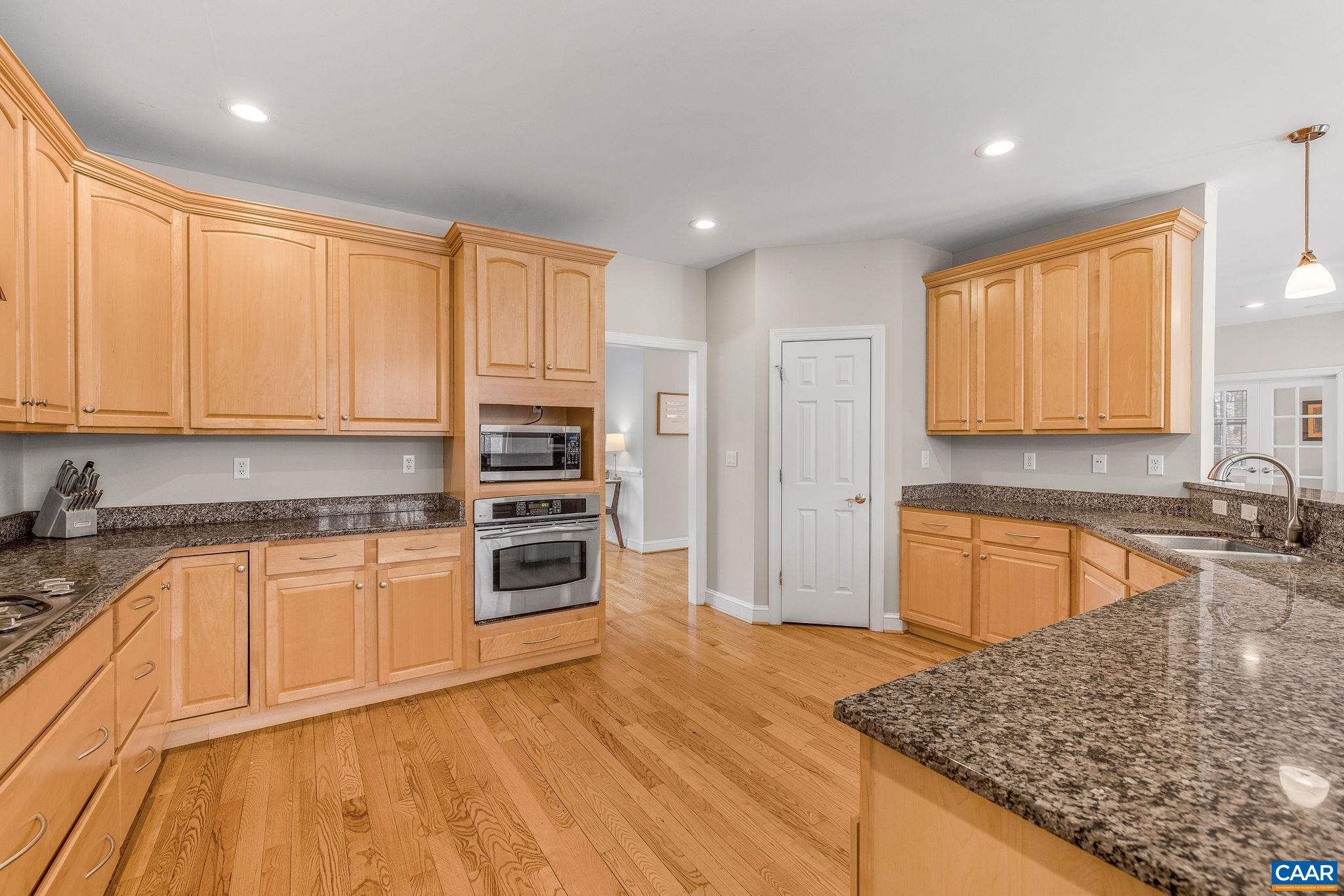 4245 WOODTHRUSH LN