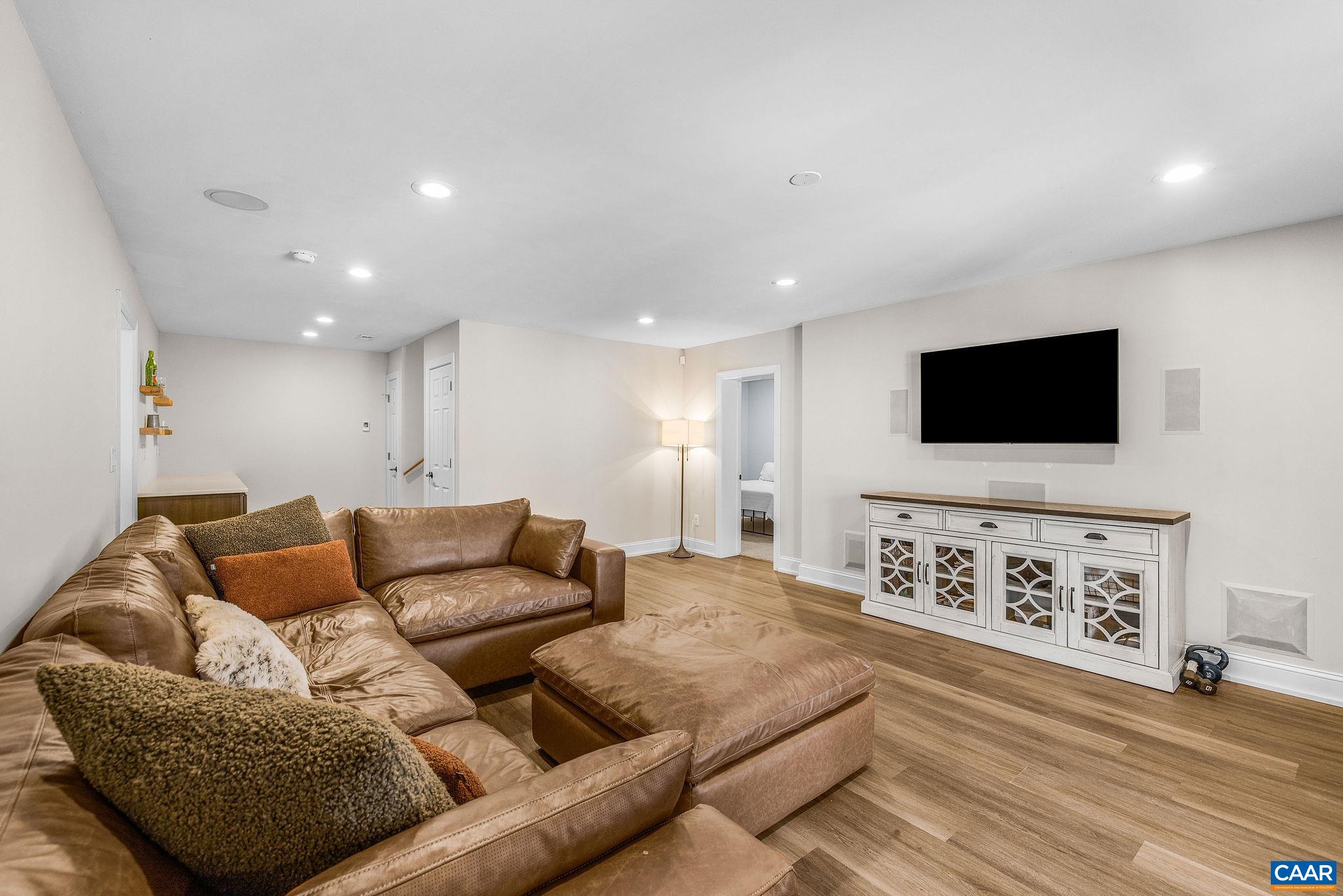 4245 WOODTHRUSH LN