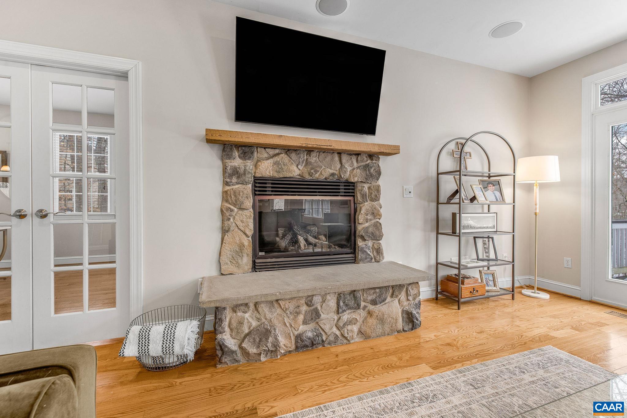 4245 WOODTHRUSH LN