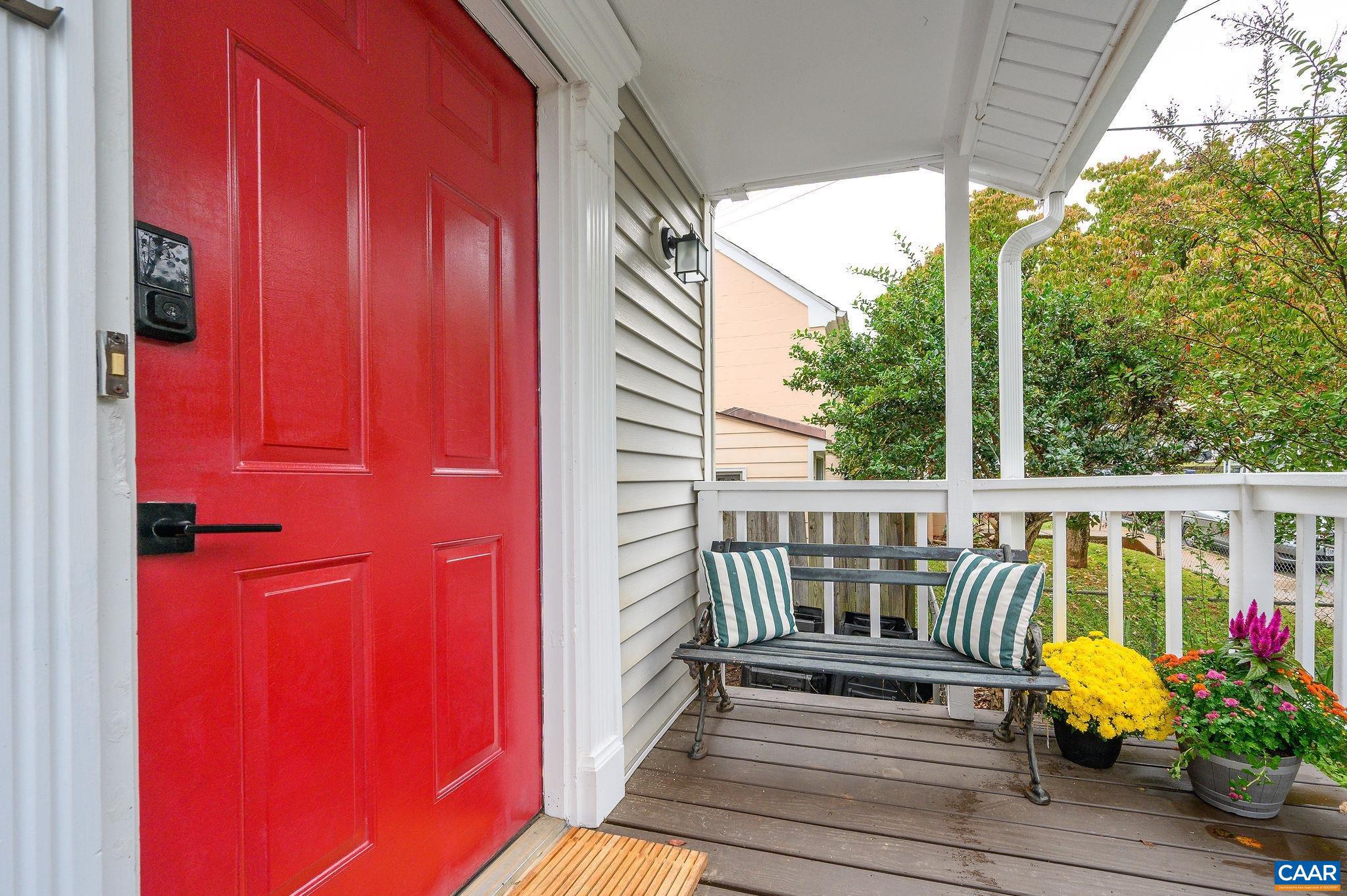 302 PALATINE AVE