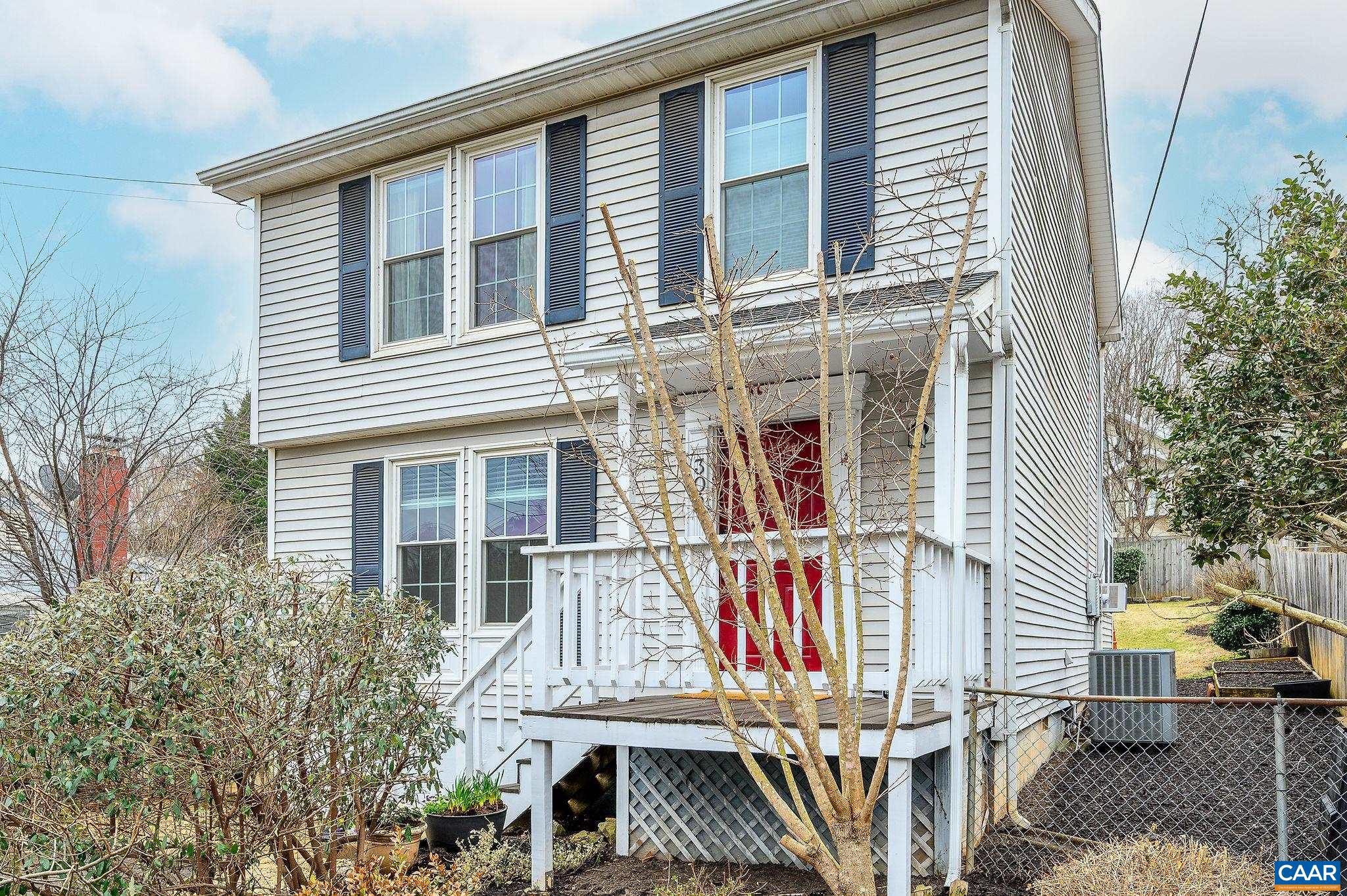 302 PALATINE AVE