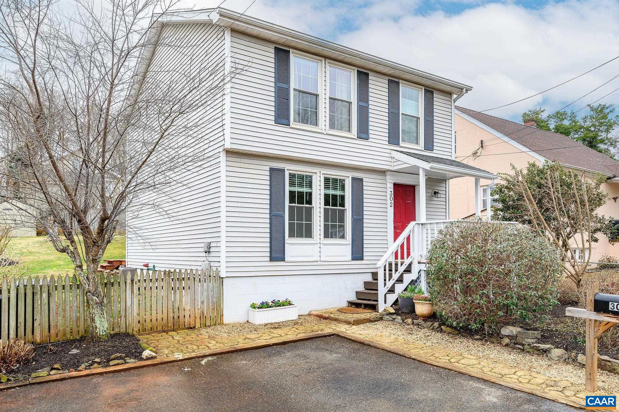302 PALATINE AVE