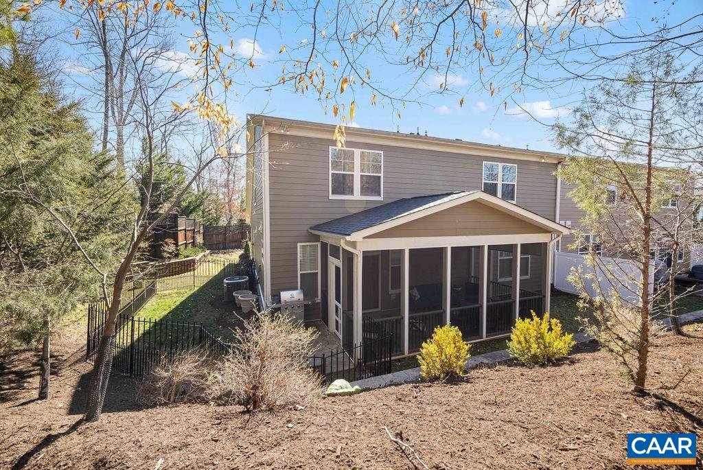 1417 FARROW HILL CT