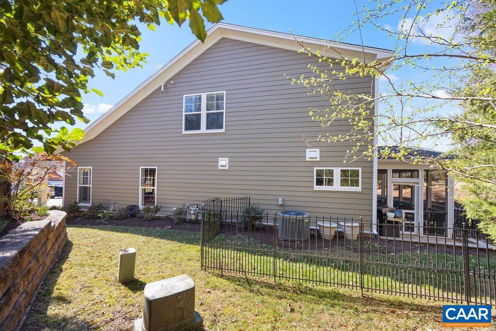 1417 FARROW HILL CT
