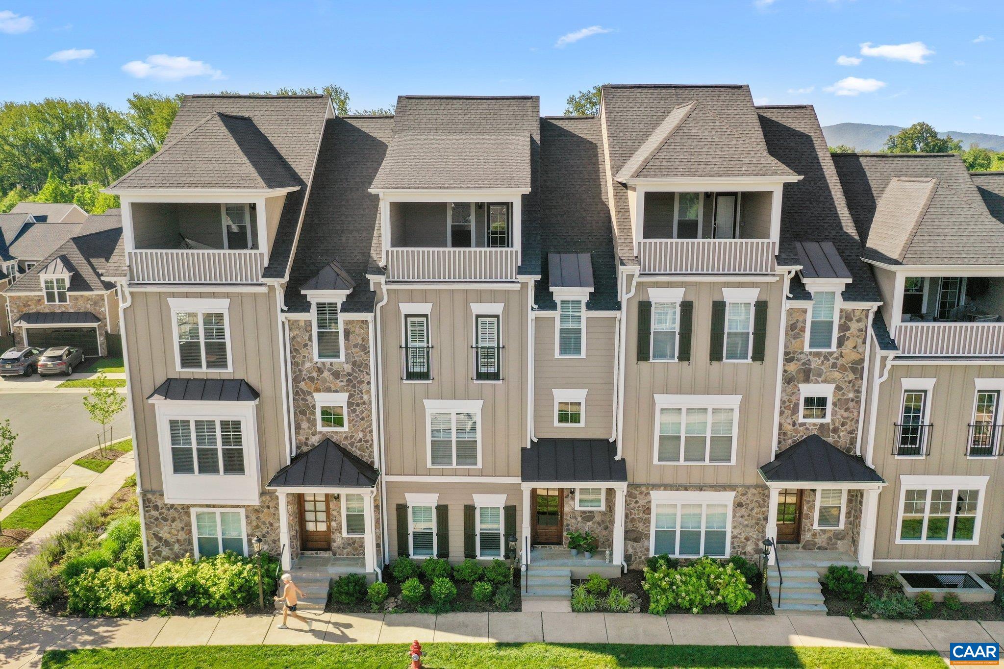 5473 GOLF DR