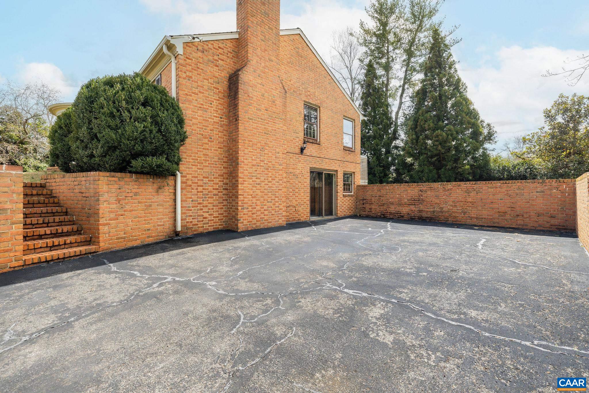311 GLOUCESTER RD