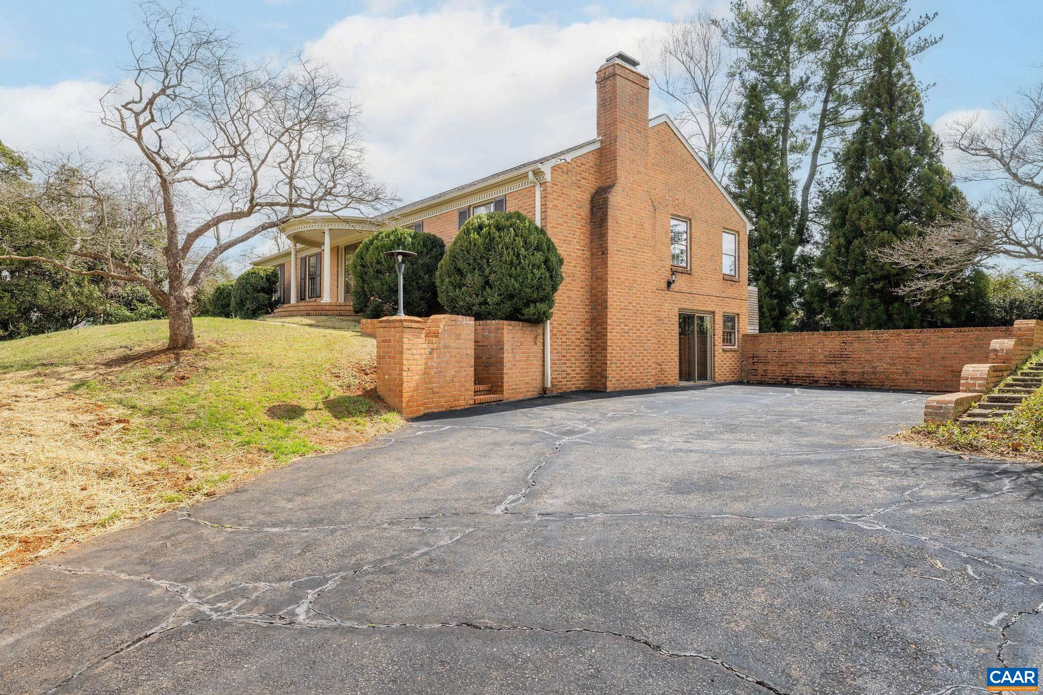 311 GLOUCESTER RD