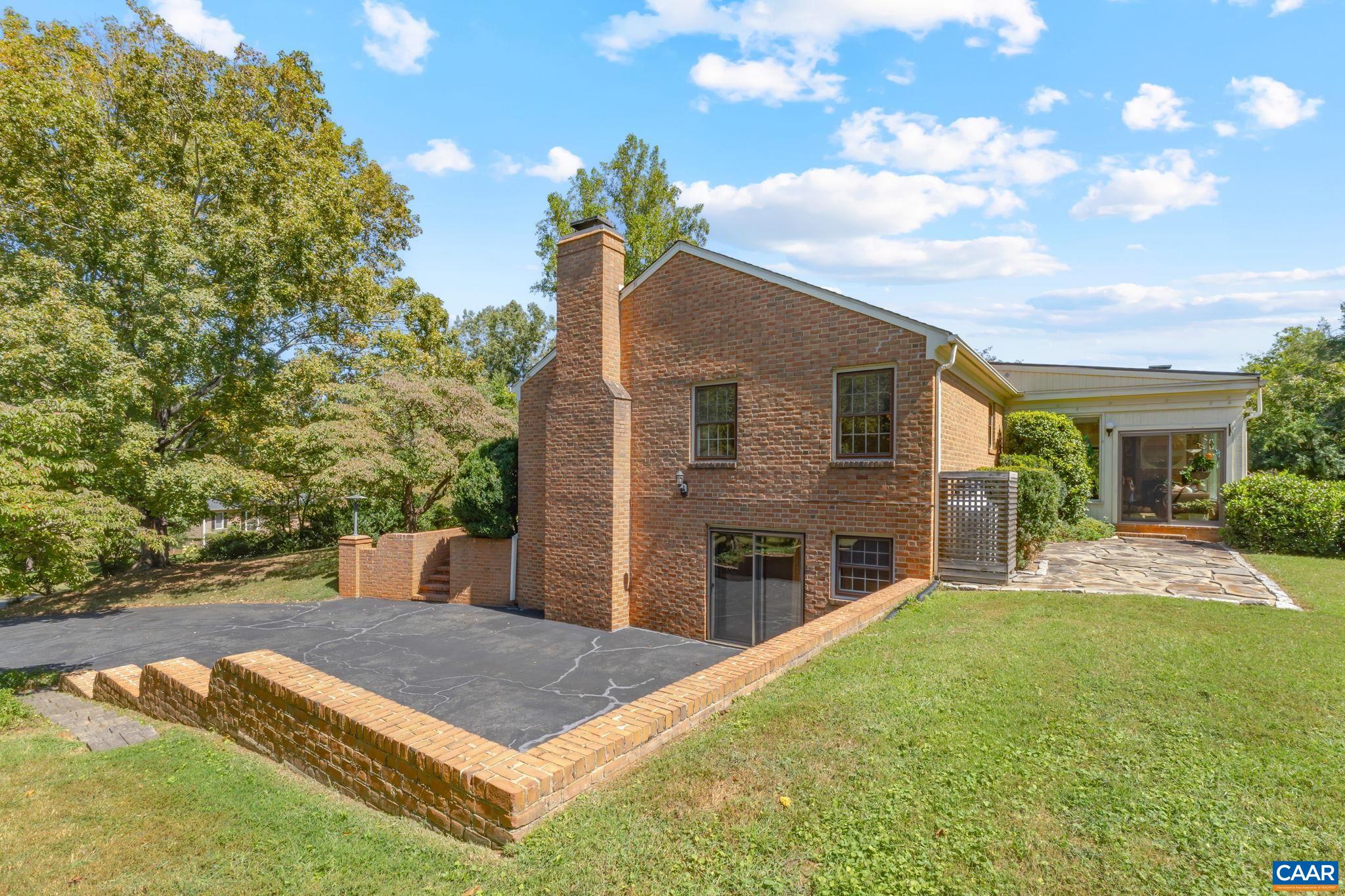 311 GLOUCESTER RD