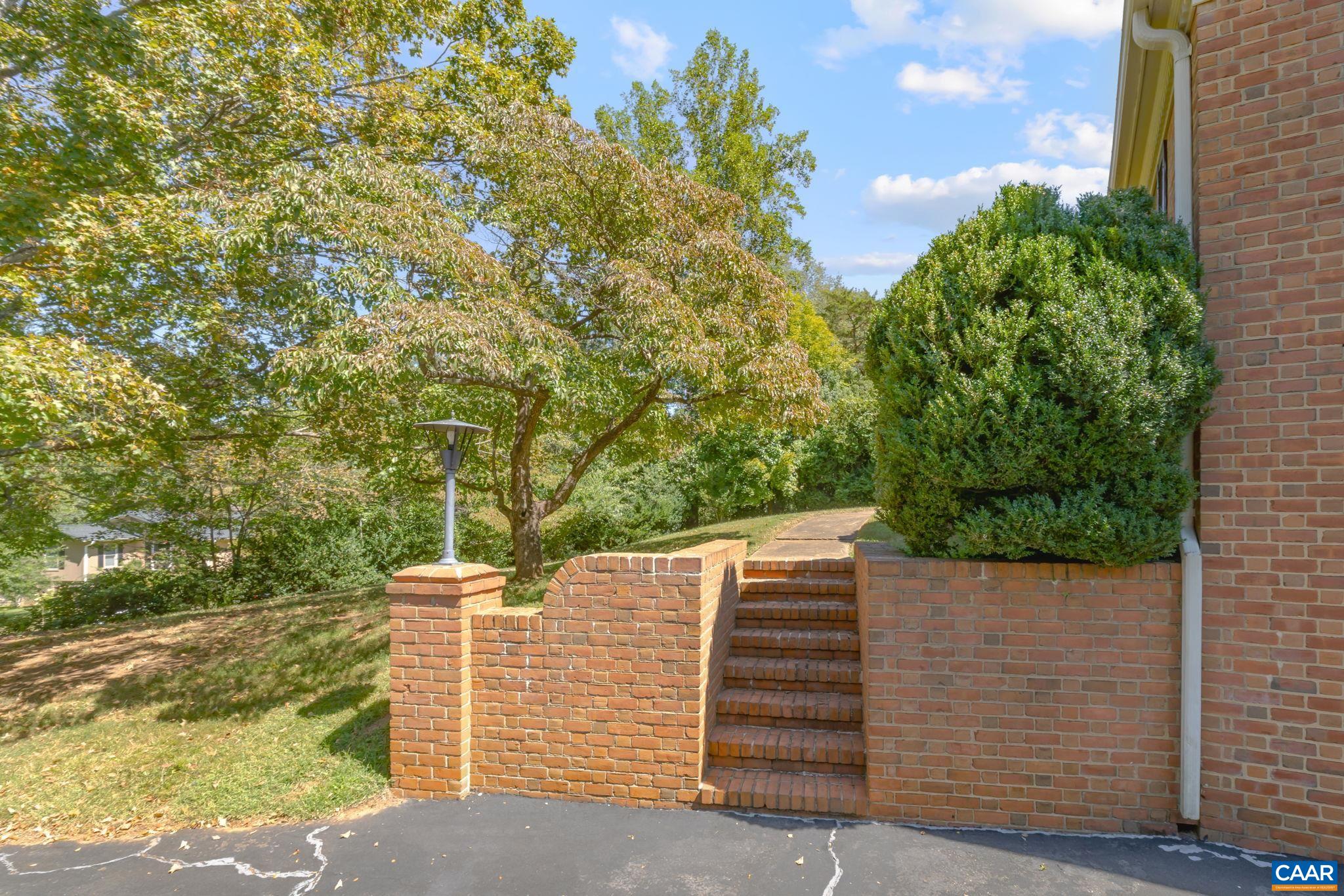 311 GLOUCESTER RD