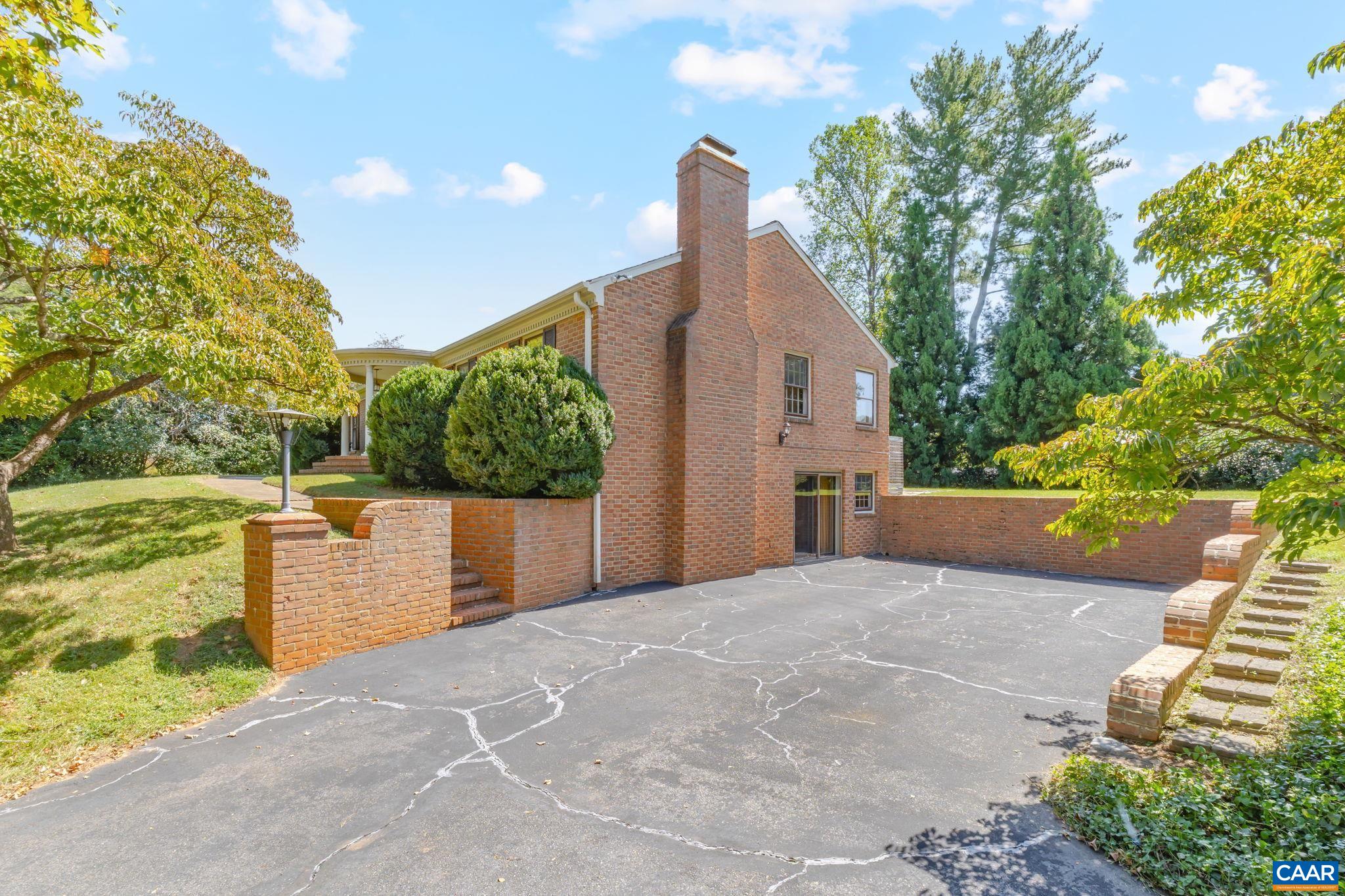 311 GLOUCESTER RD