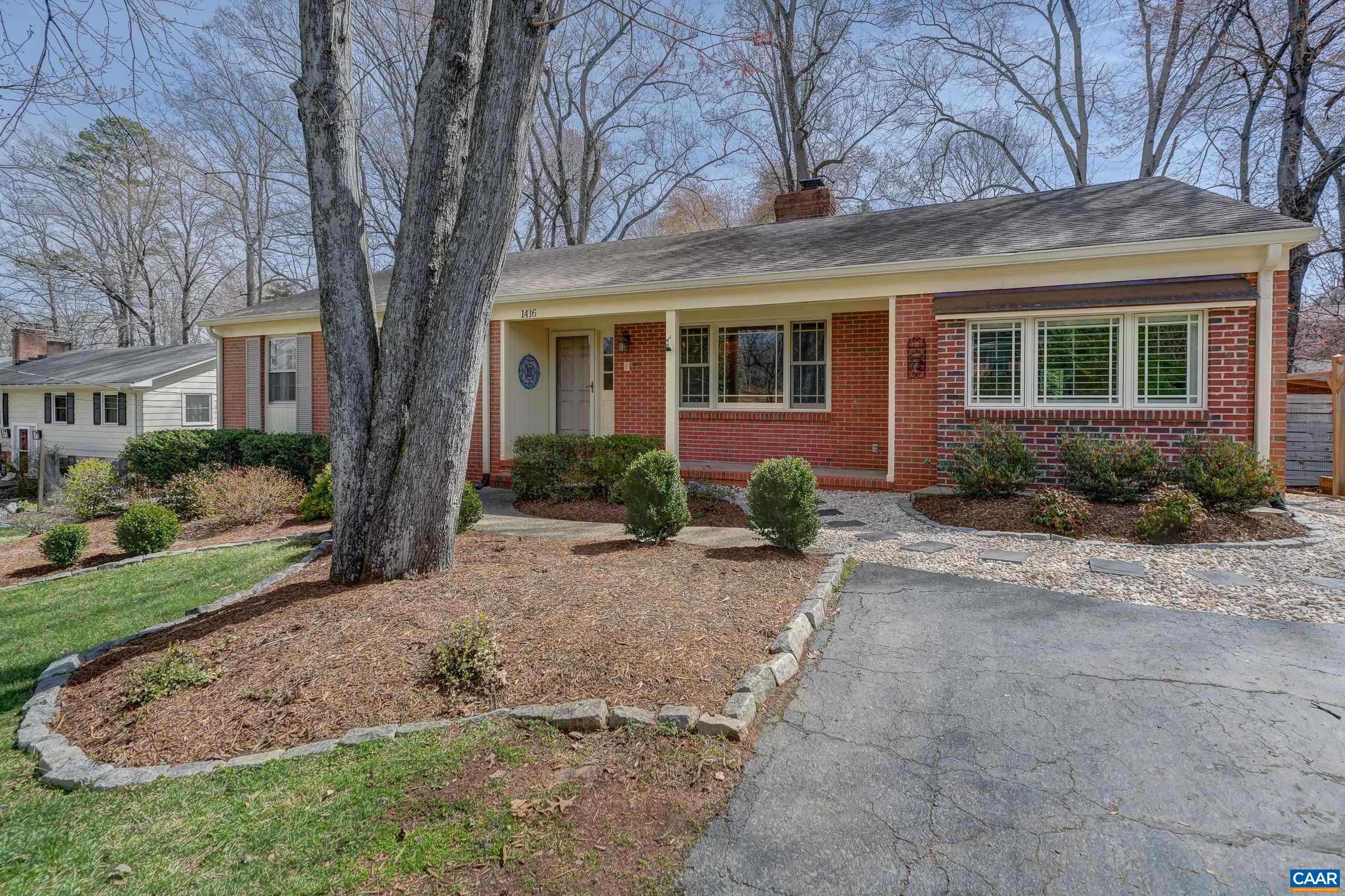 1416 LESTER DR