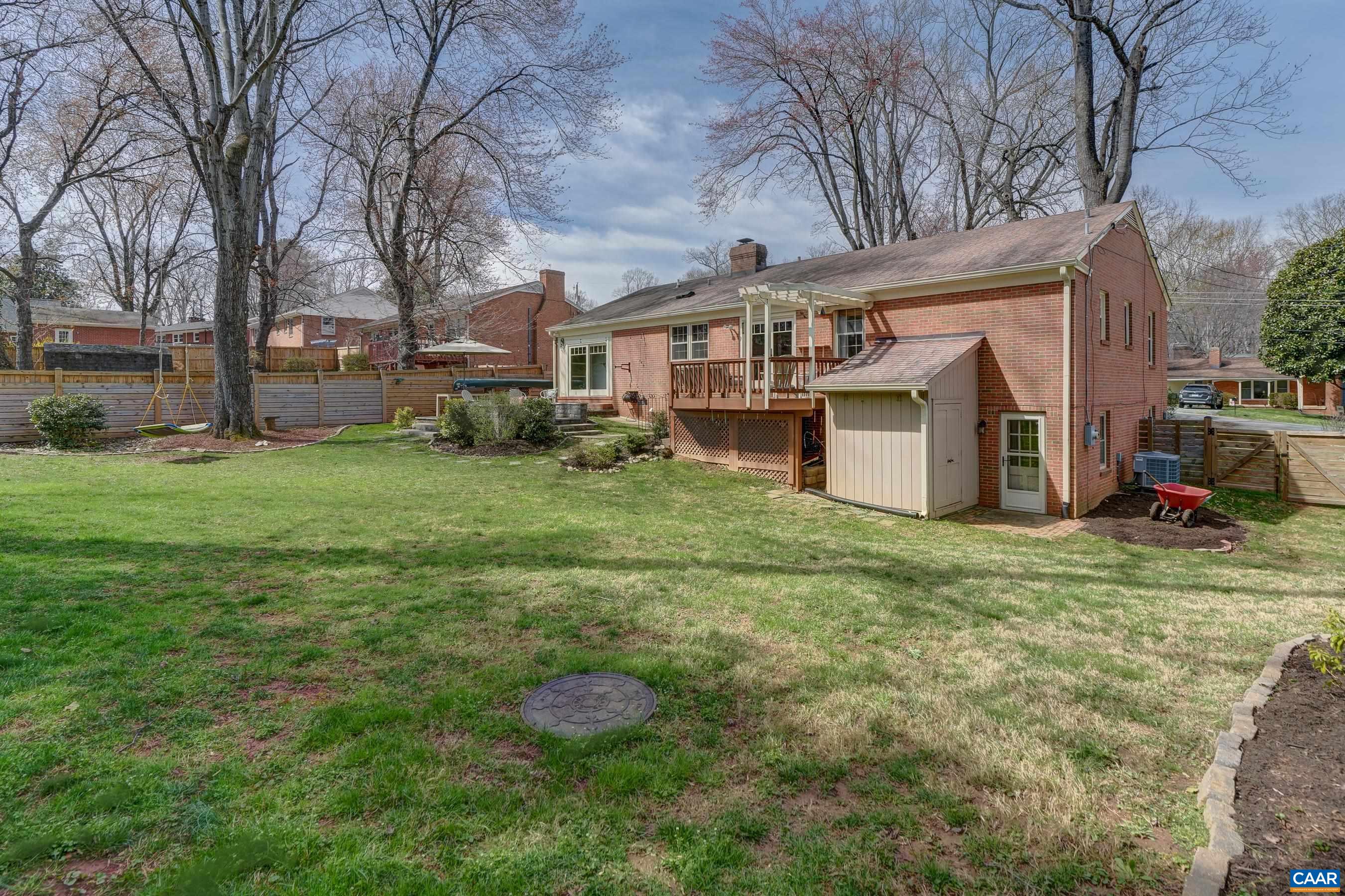 1416 LESTER DR