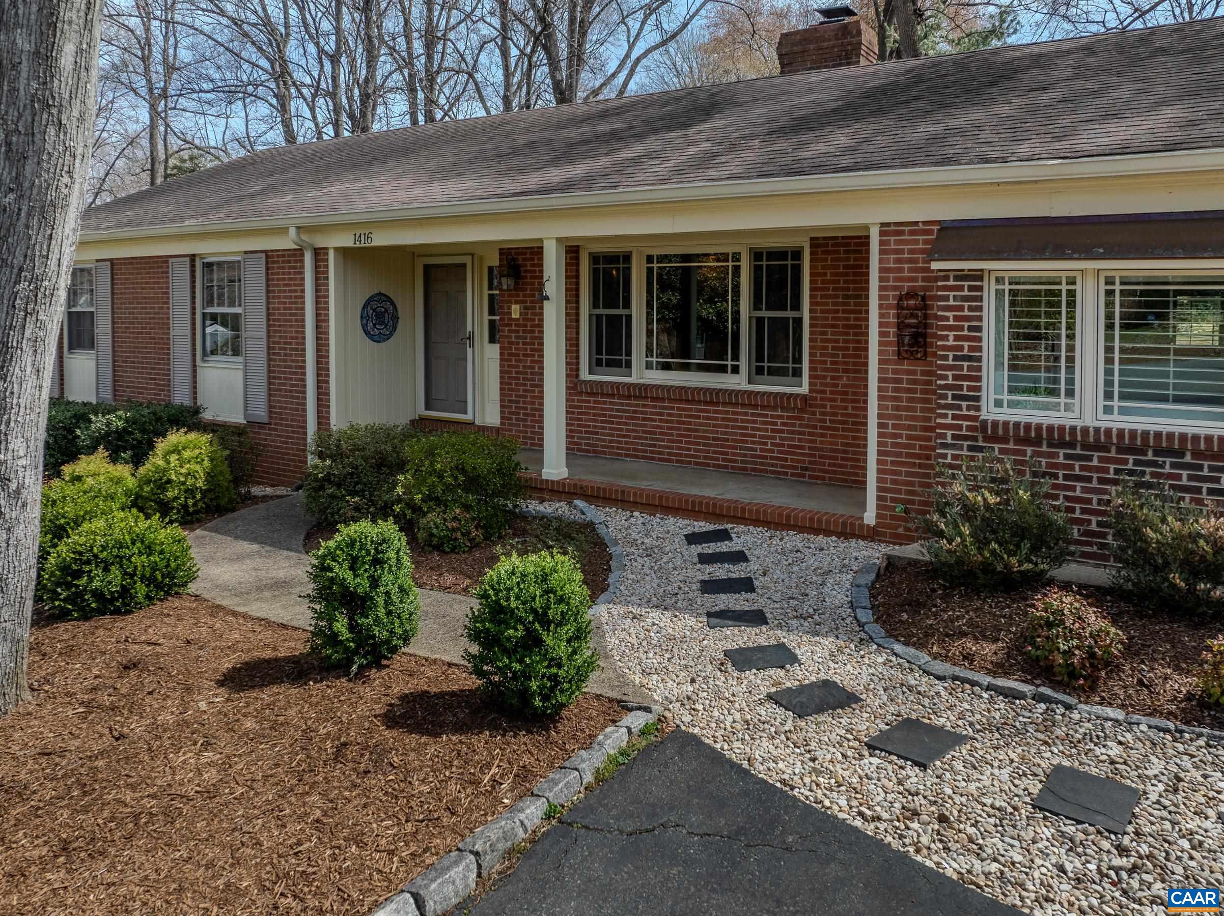 1416 LESTER DR