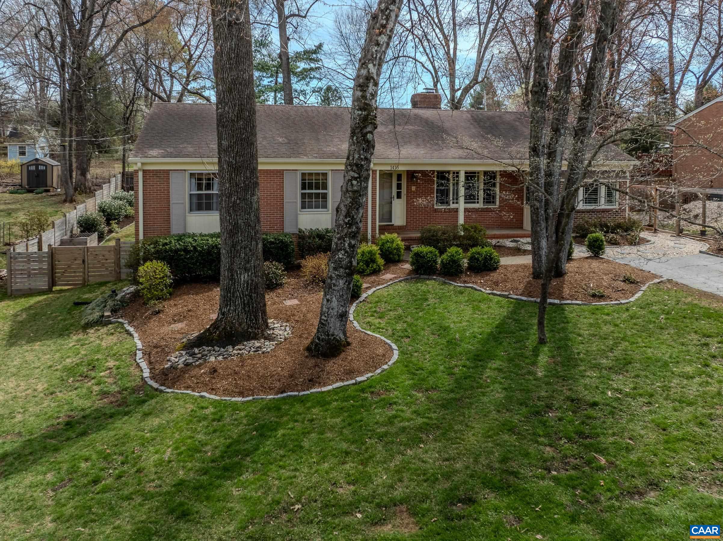 1416 LESTER DR
