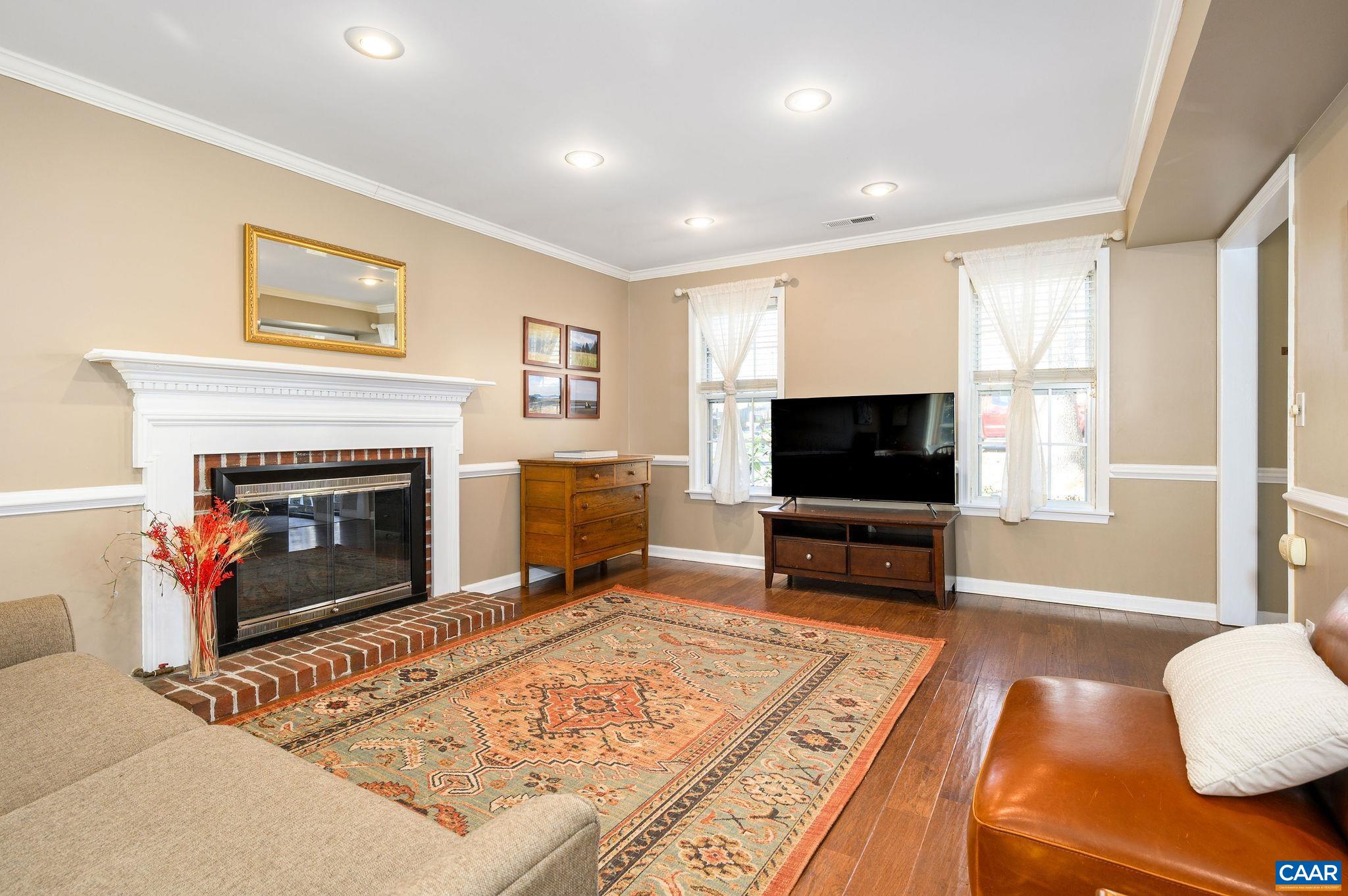 334 N BENNINGTON RD