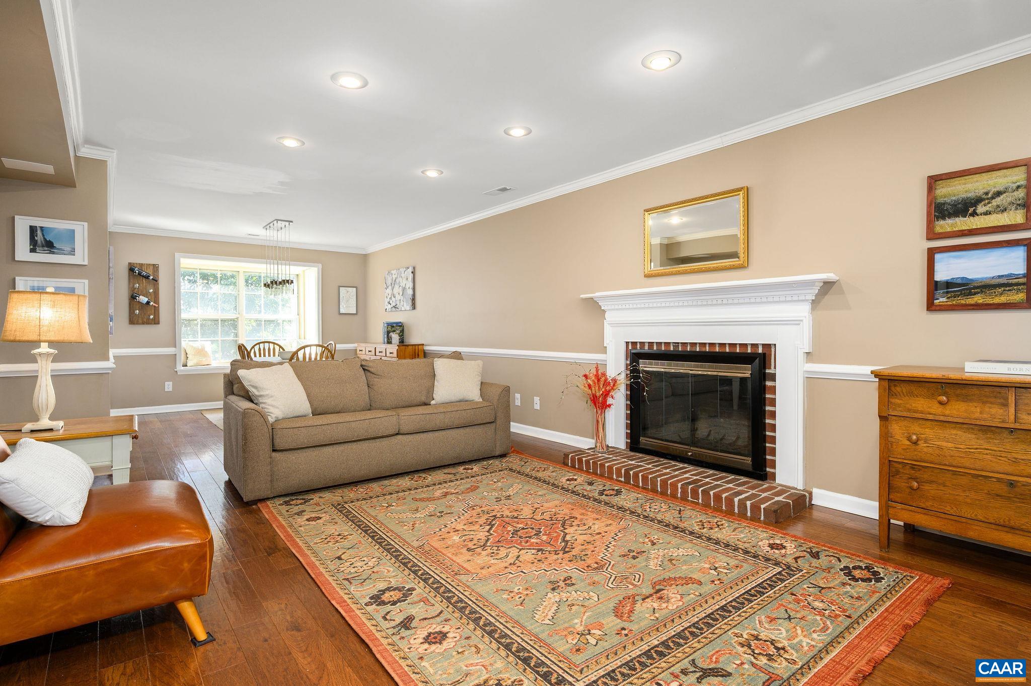 334 N BENNINGTON RD