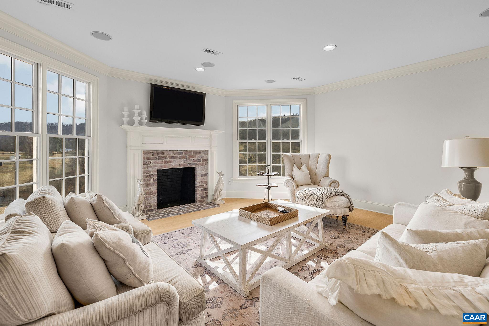 000 RAGGED MOUNTAIN DR