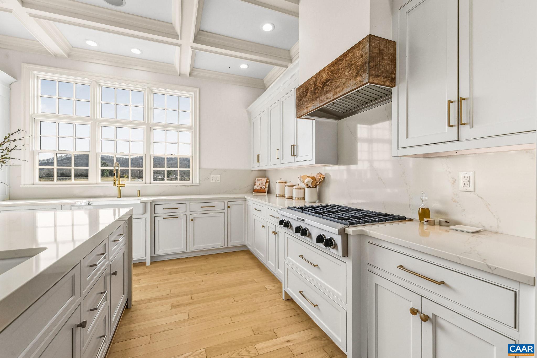 000 RAGGED MOUNTAIN DR