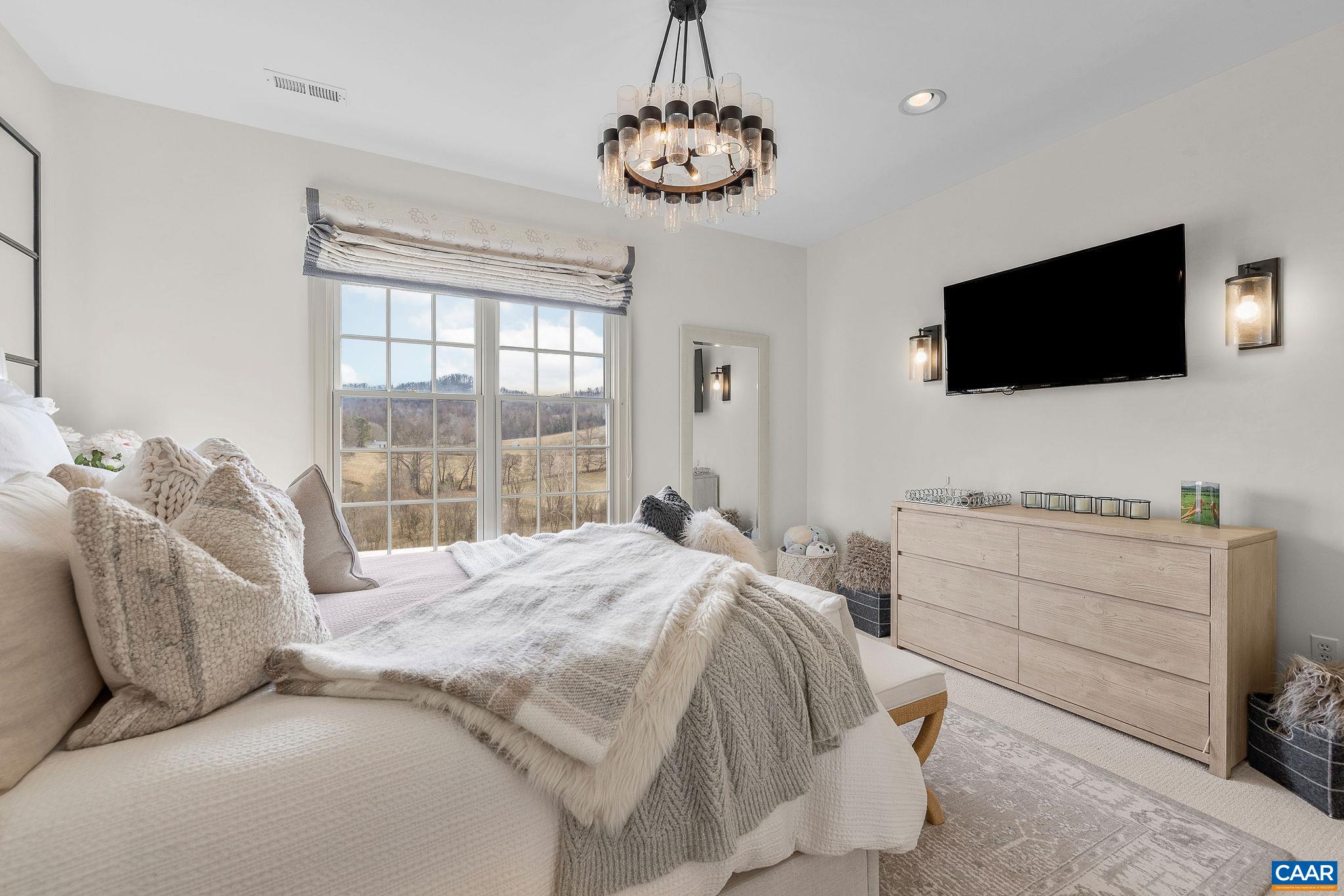 000 RAGGED MOUNTAIN DR