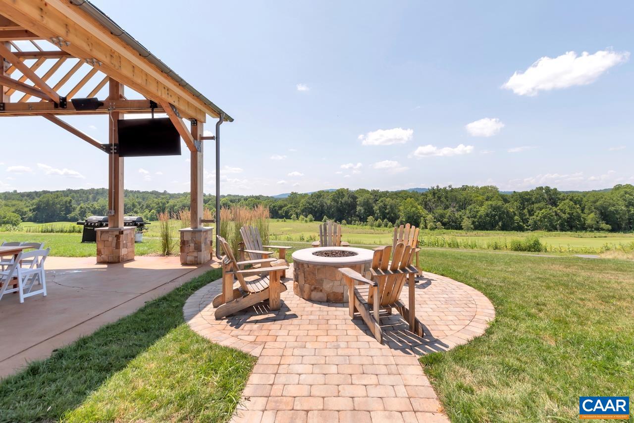 2084 PIPER WAY