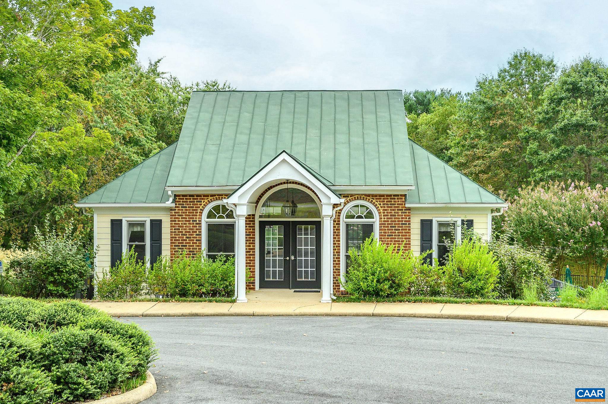 1156 FOXVALE LN