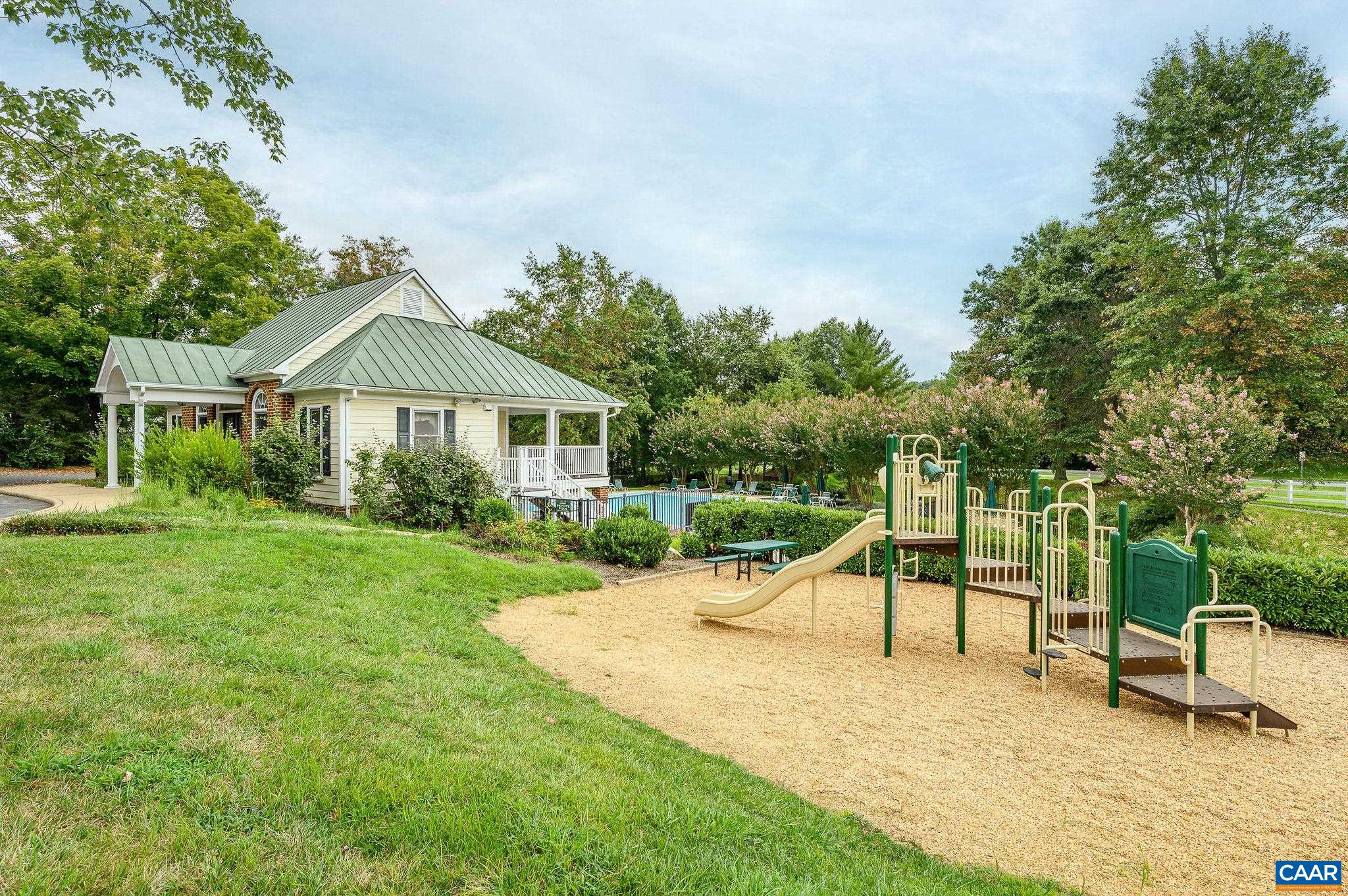 1156 FOXVALE LN