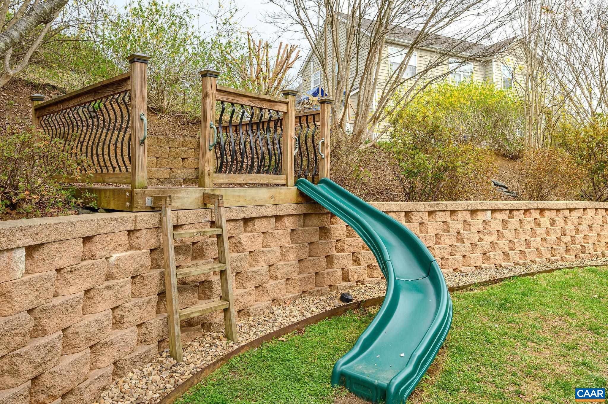 1156 FOXVALE LN