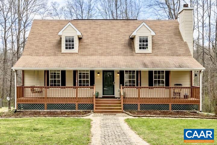 462 FOX HUNTERS LN