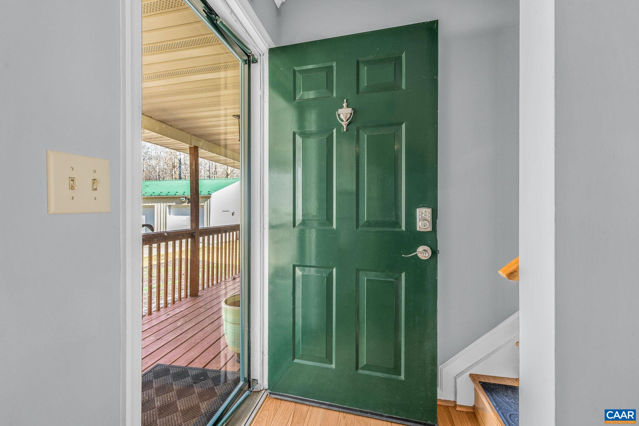 462 FOX HUNTERS LN