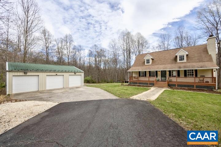 462 FOX HUNTERS LN