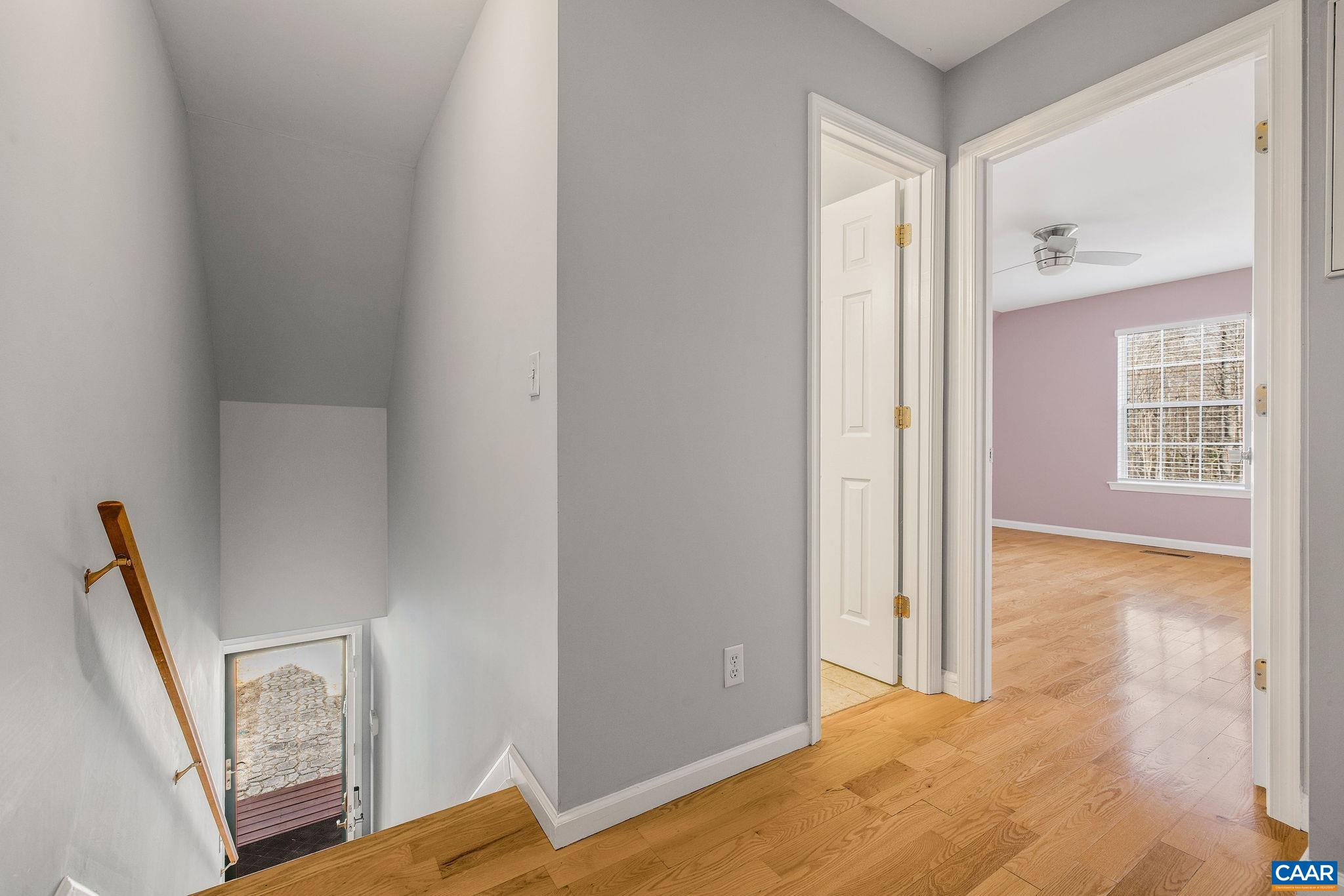 462 FOX HUNTERS LN