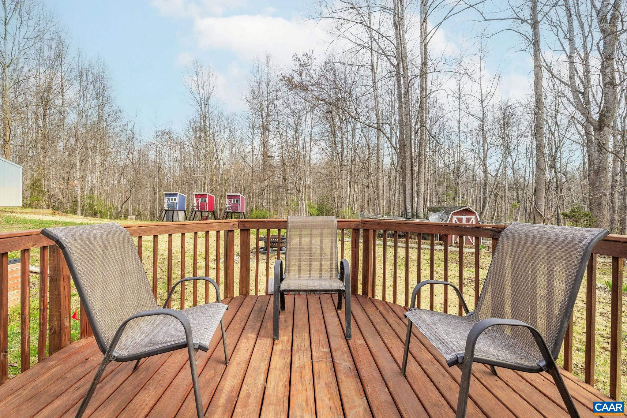 462 FOX HUNTERS LN