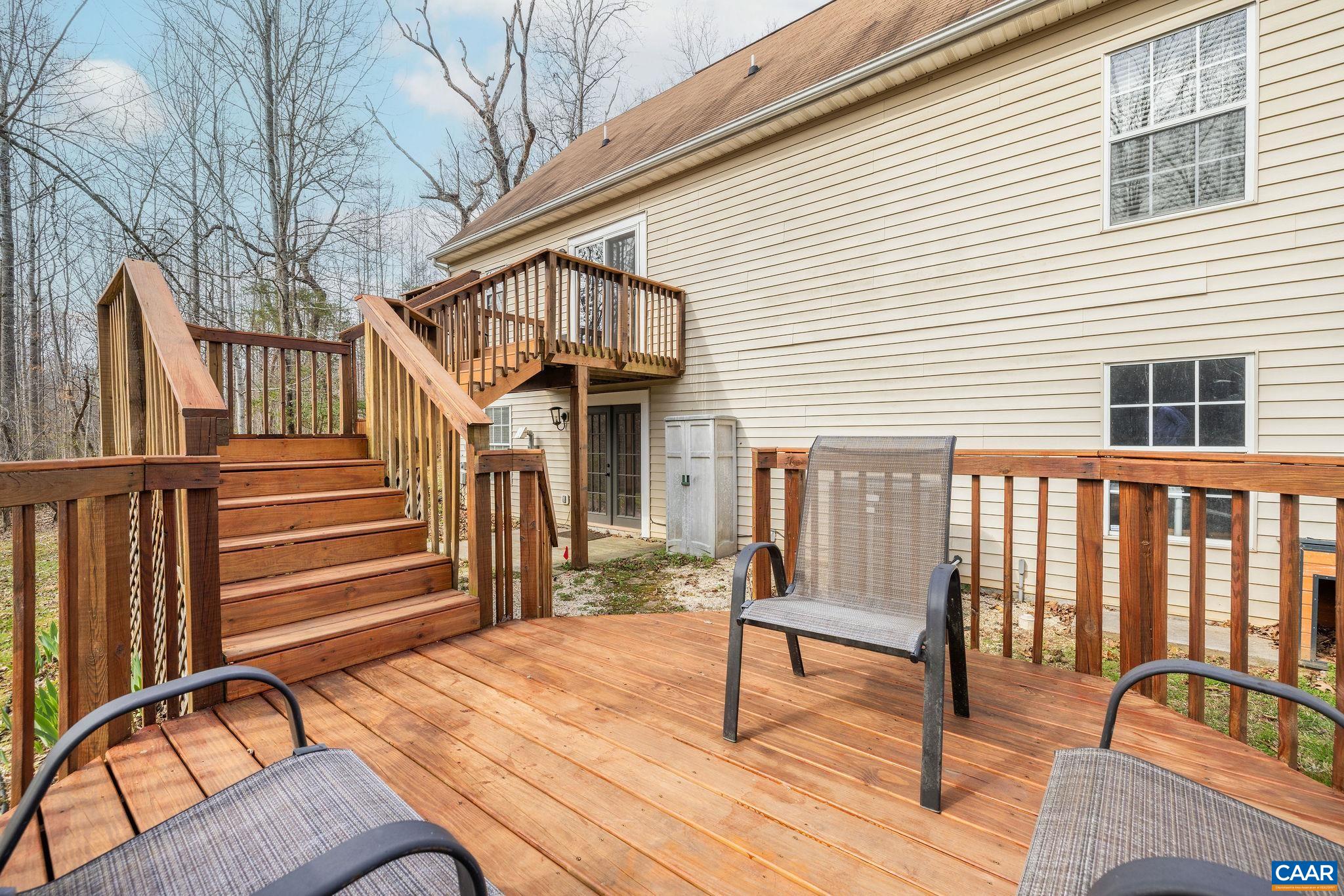 462 FOX HUNTERS LN