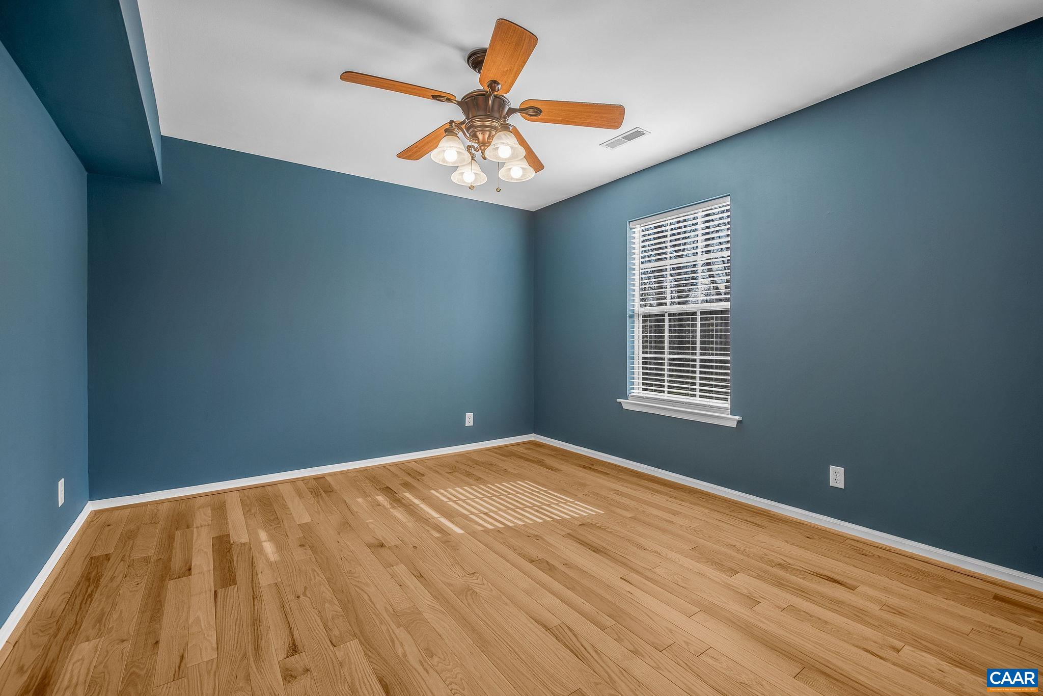 462 FOX HUNTERS LN