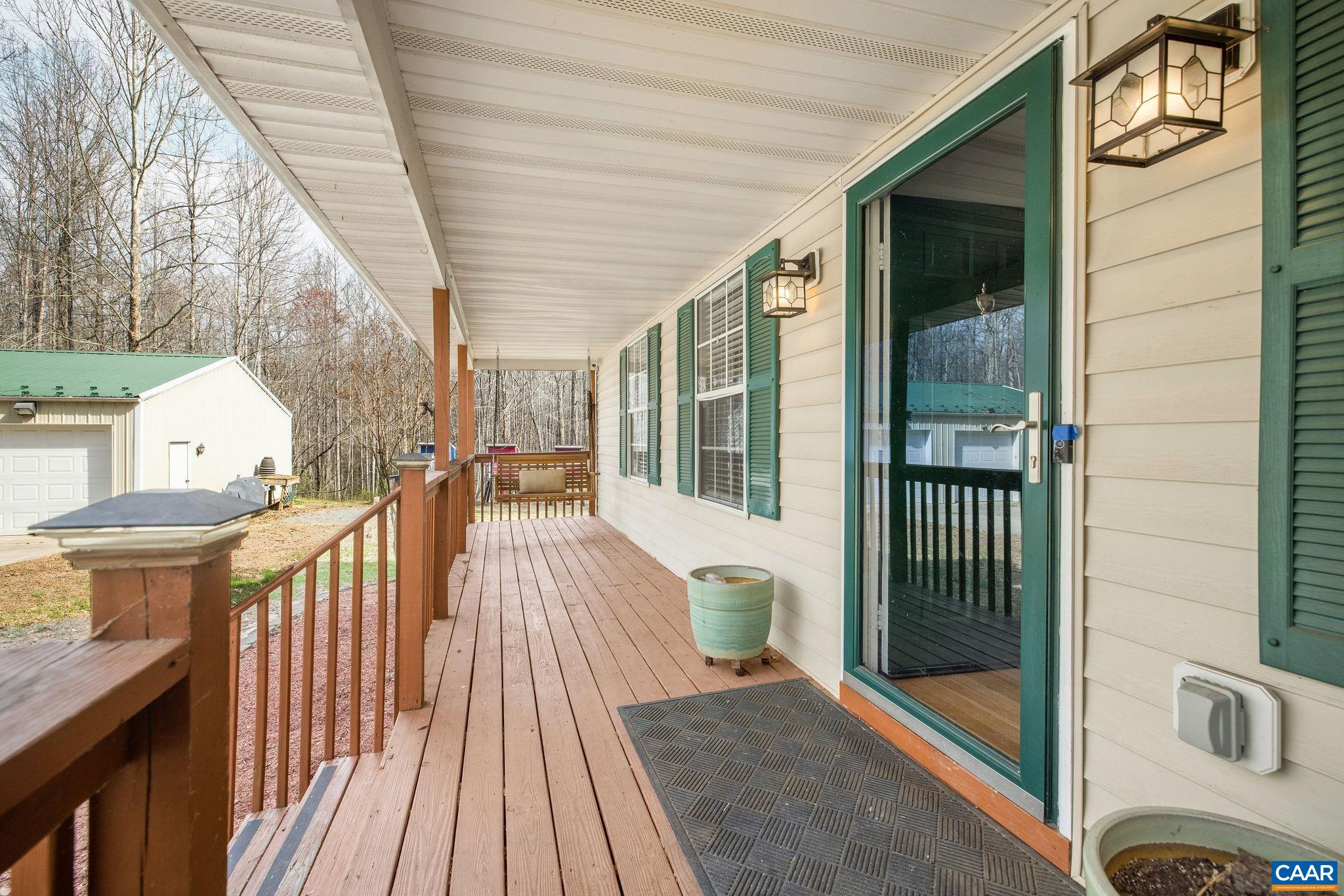 462 FOX HUNTERS LN