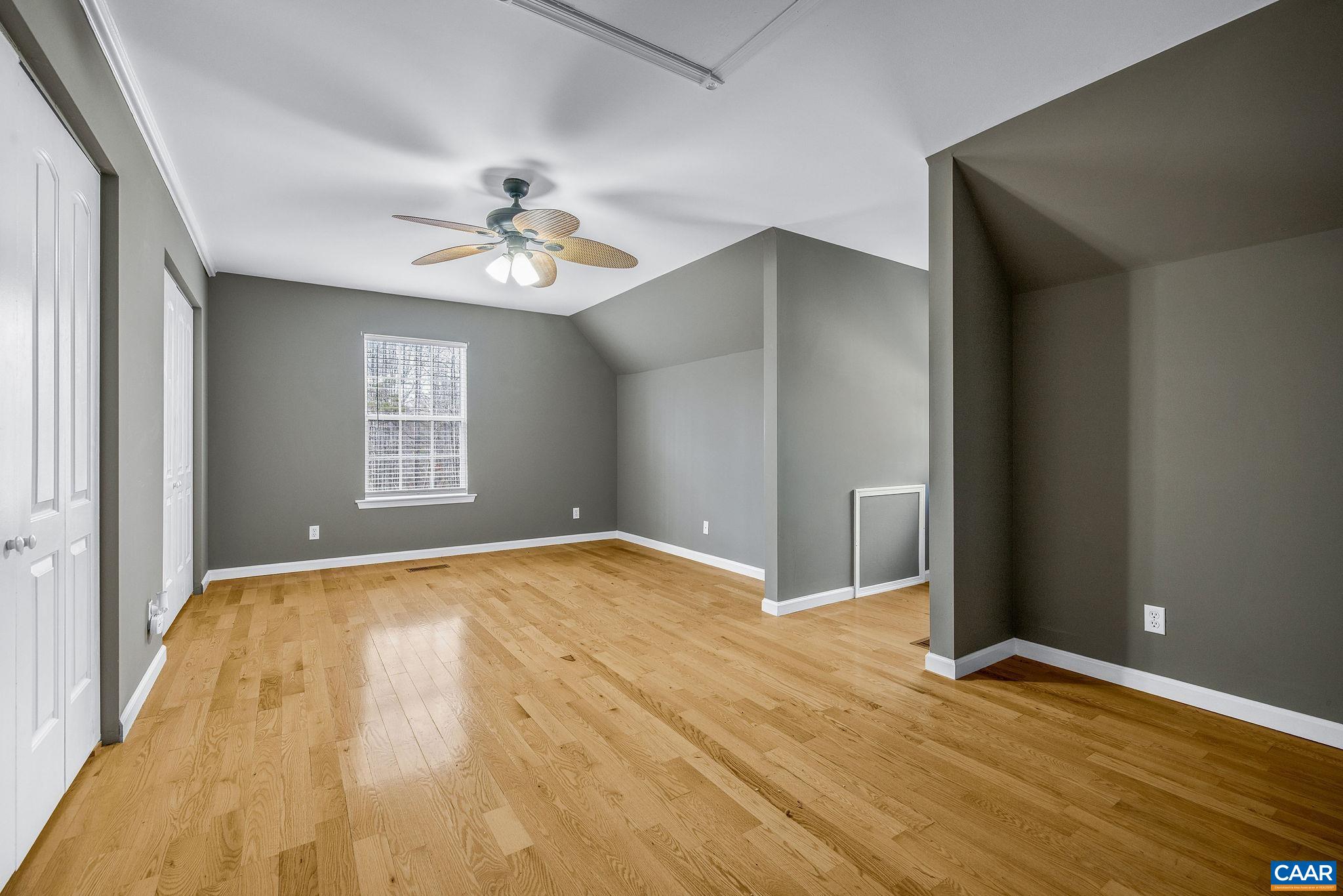 462 FOX HUNTERS LN