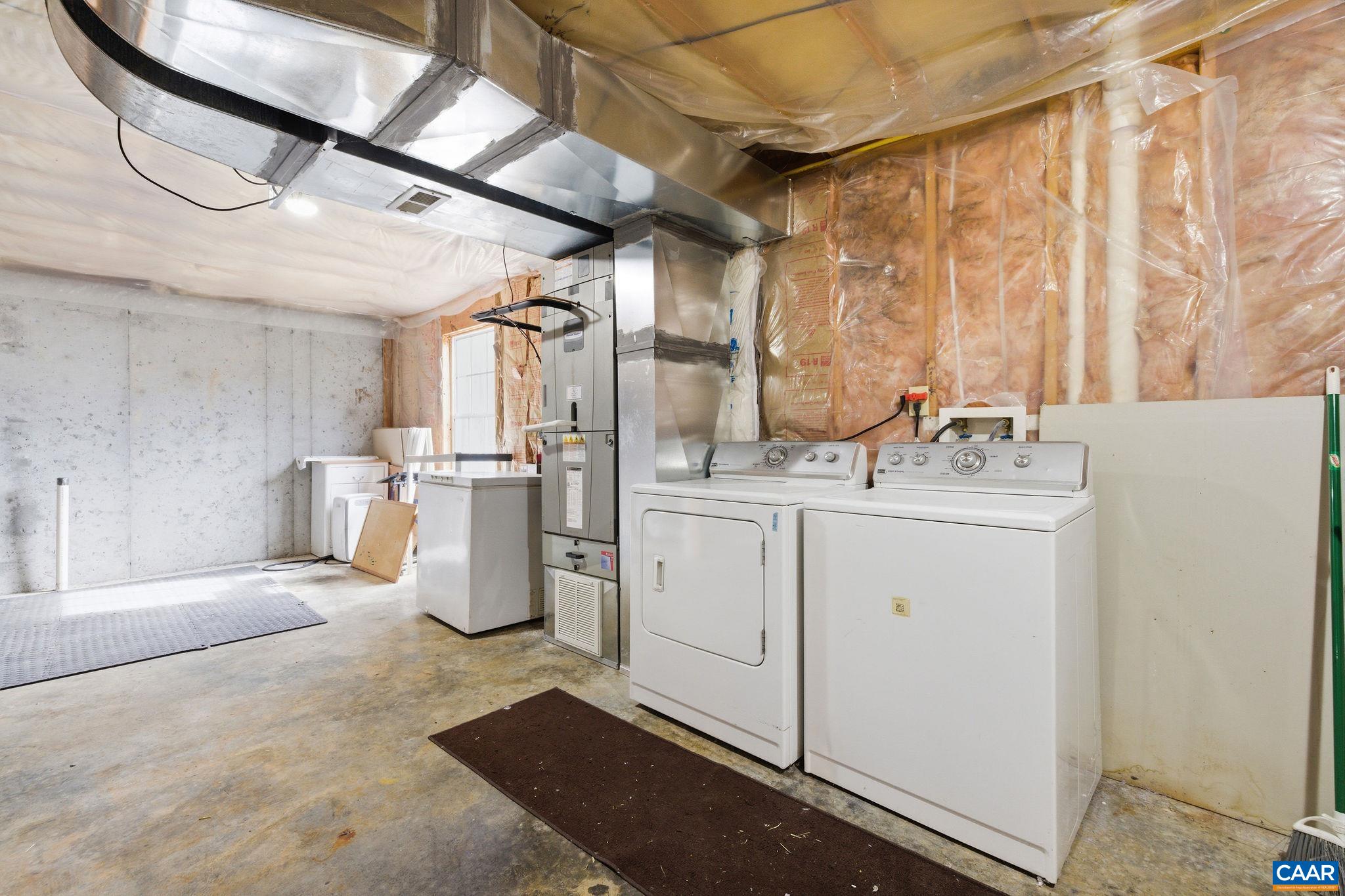 462 FOX HUNTERS LN