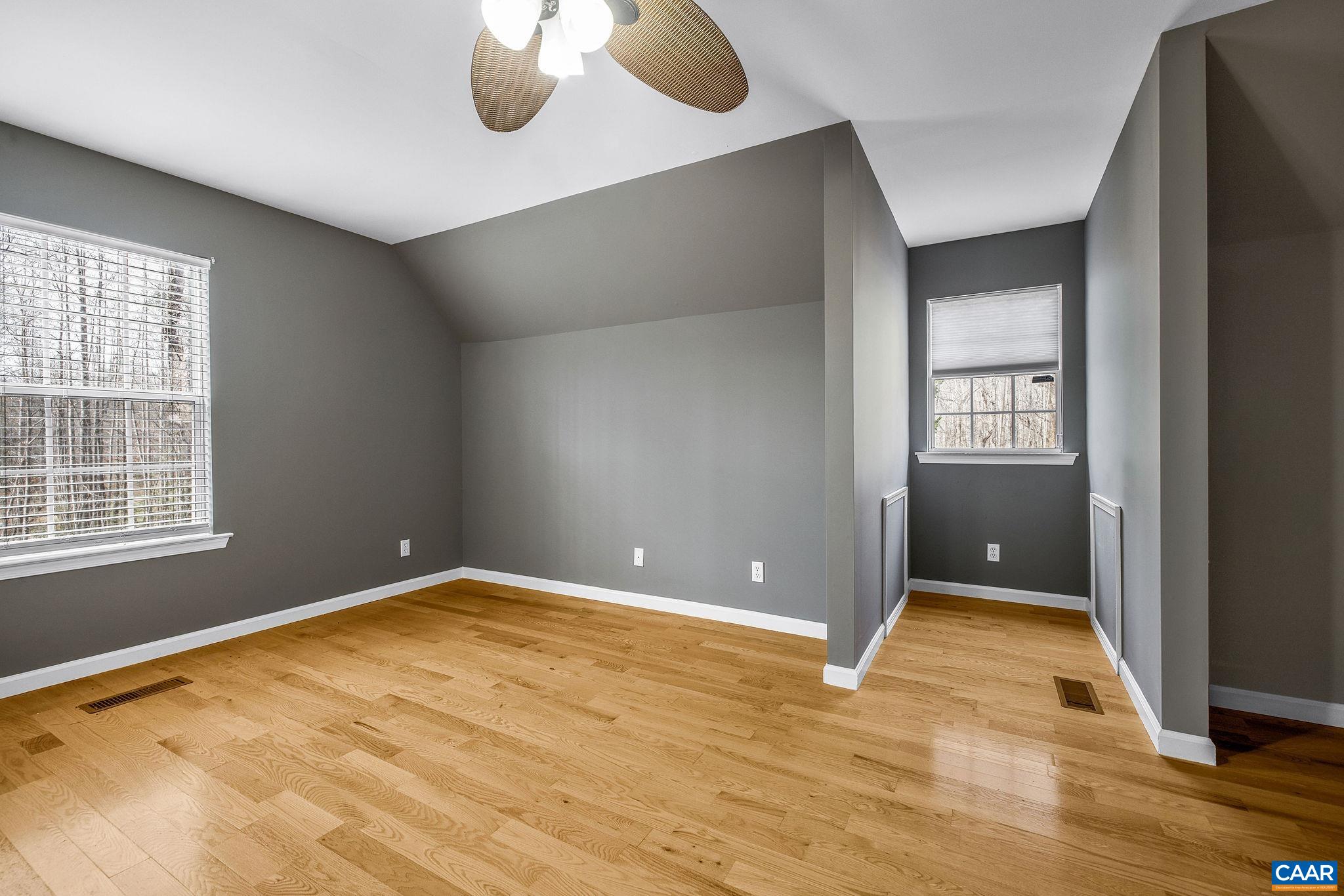 462 FOX HUNTERS LN