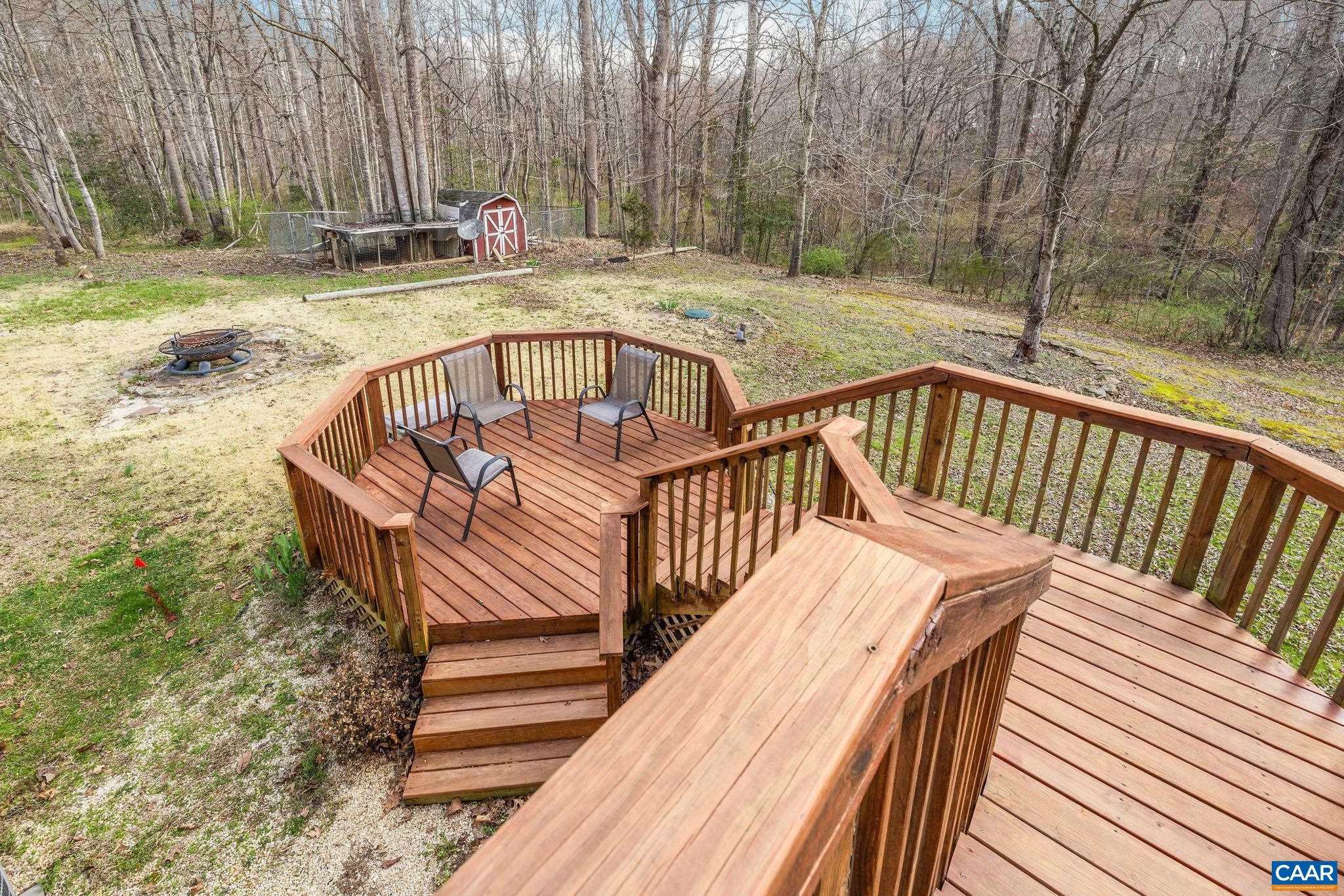 462 FOX HUNTERS LN