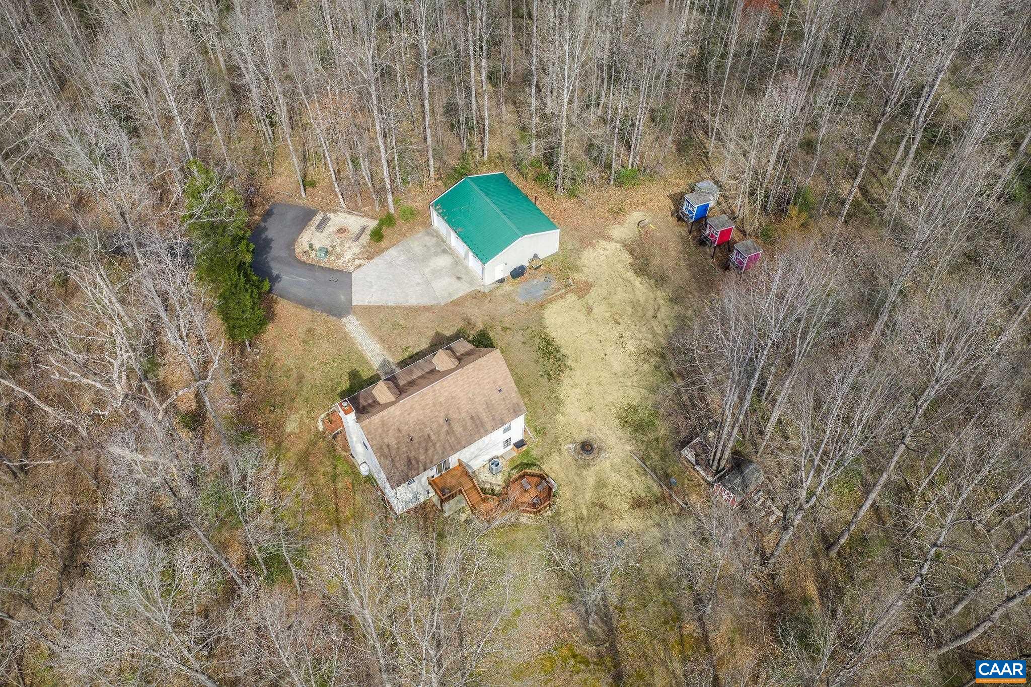 462 FOX HUNTERS LN
