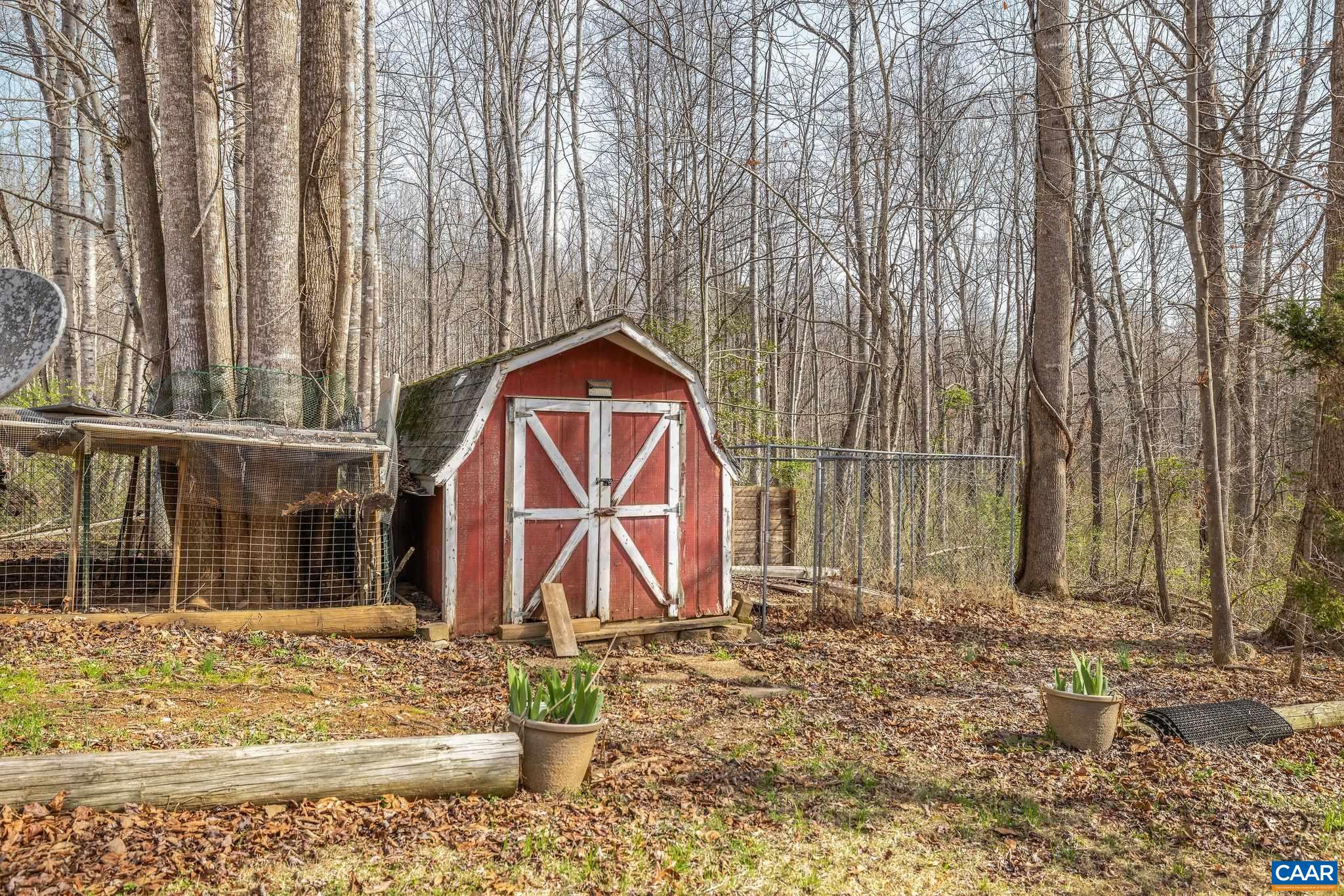 462 FOX HUNTERS LN