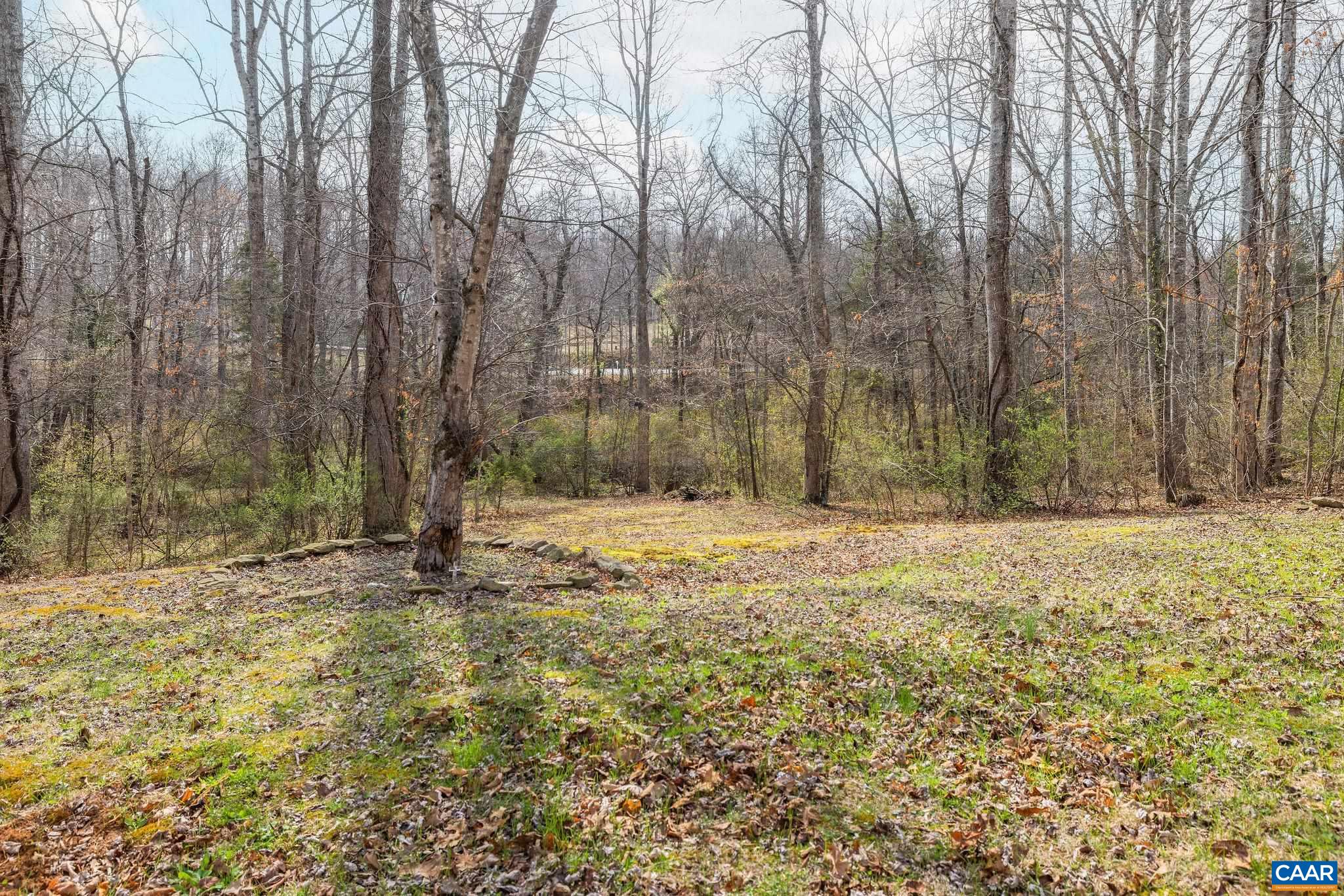 462 FOX HUNTERS LN
