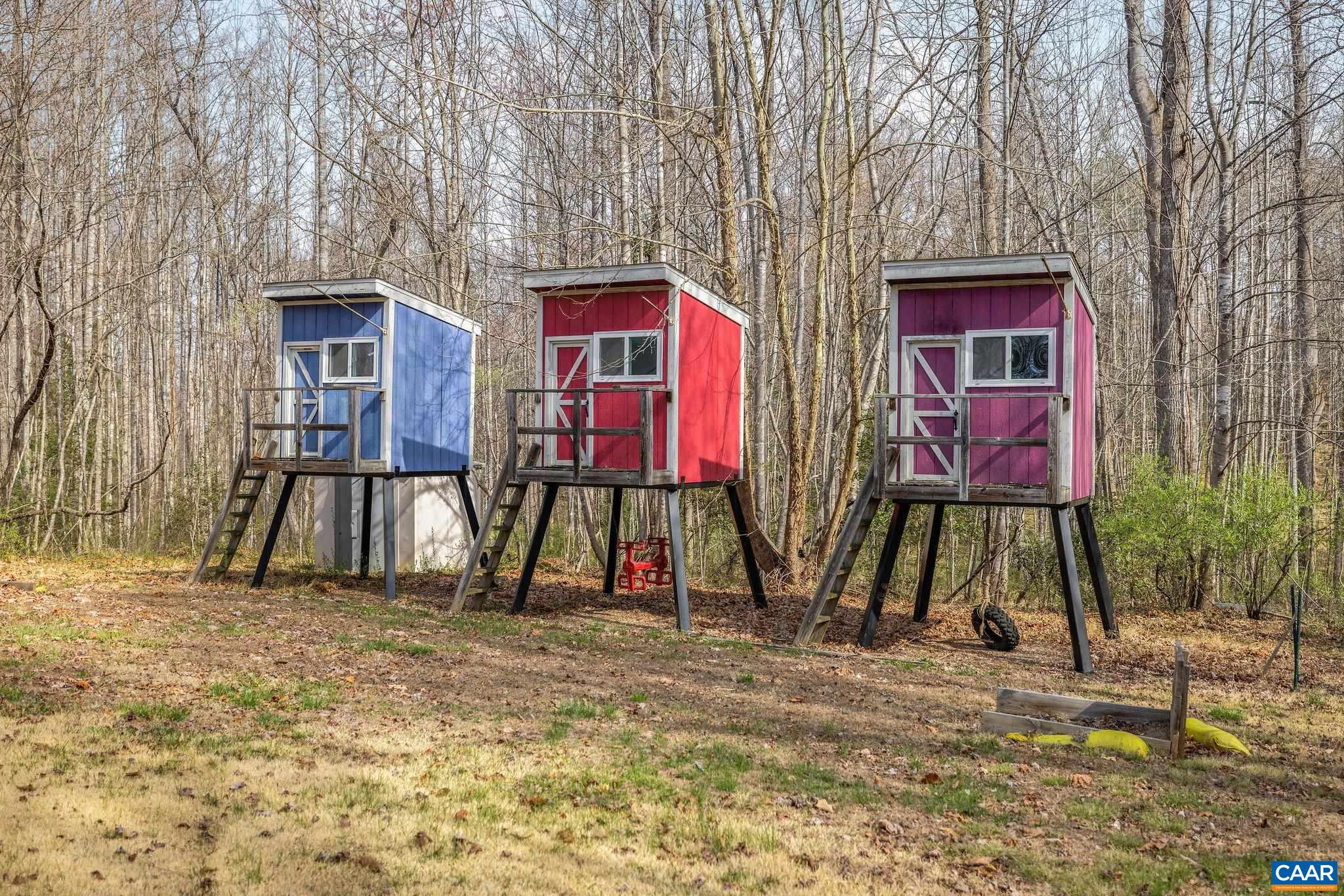462 FOX HUNTERS LN