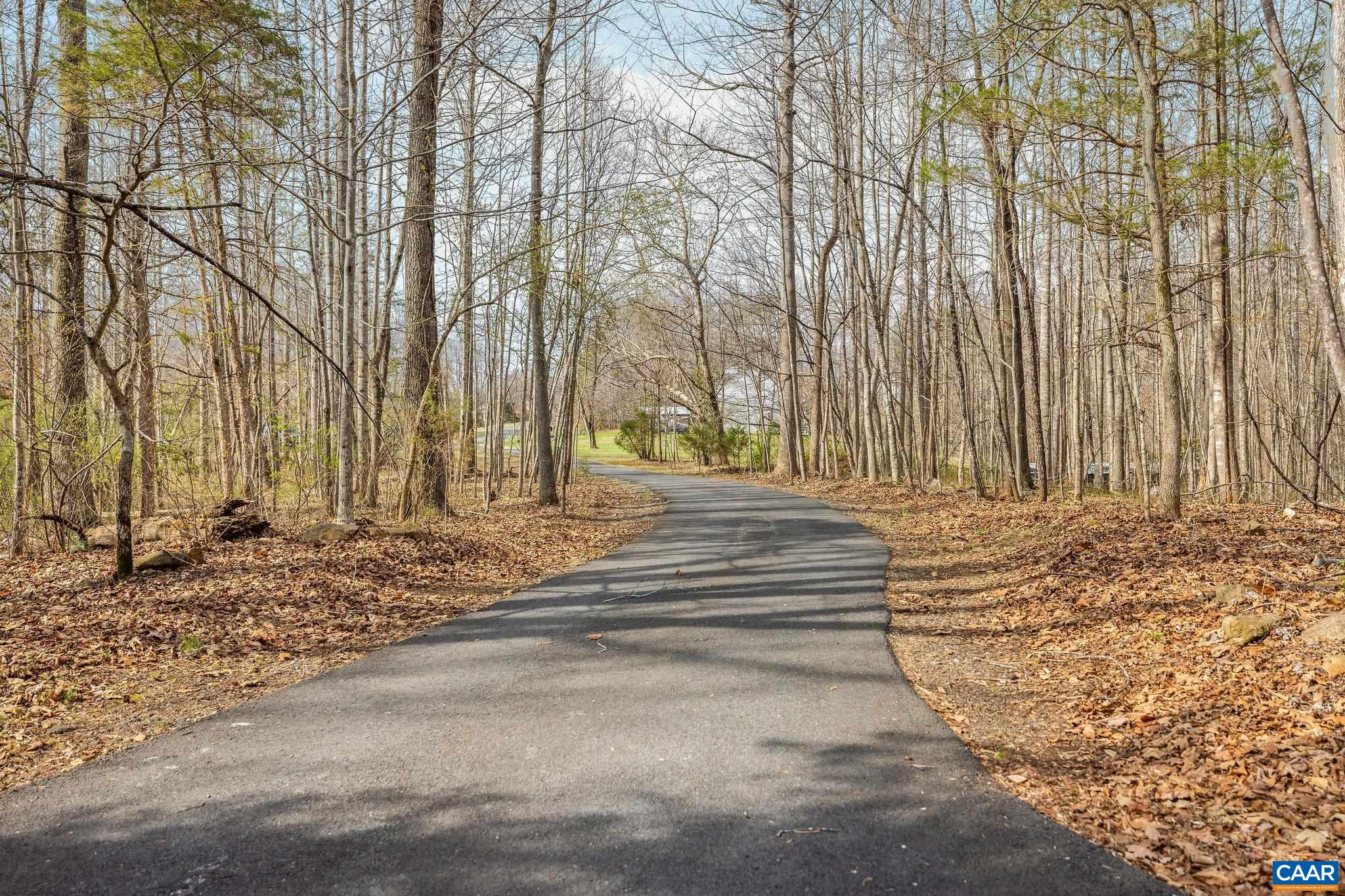462 FOX HUNTERS LN