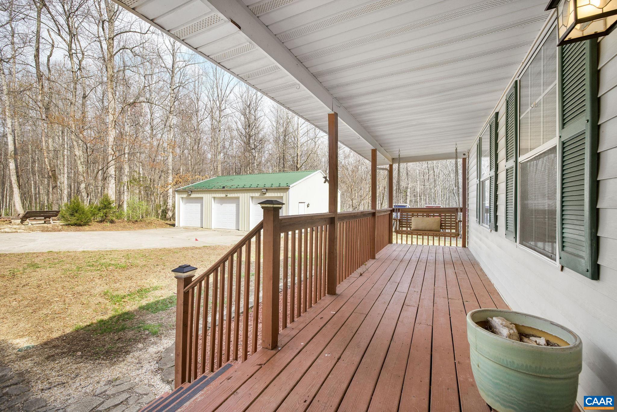 462 FOX HUNTERS LN