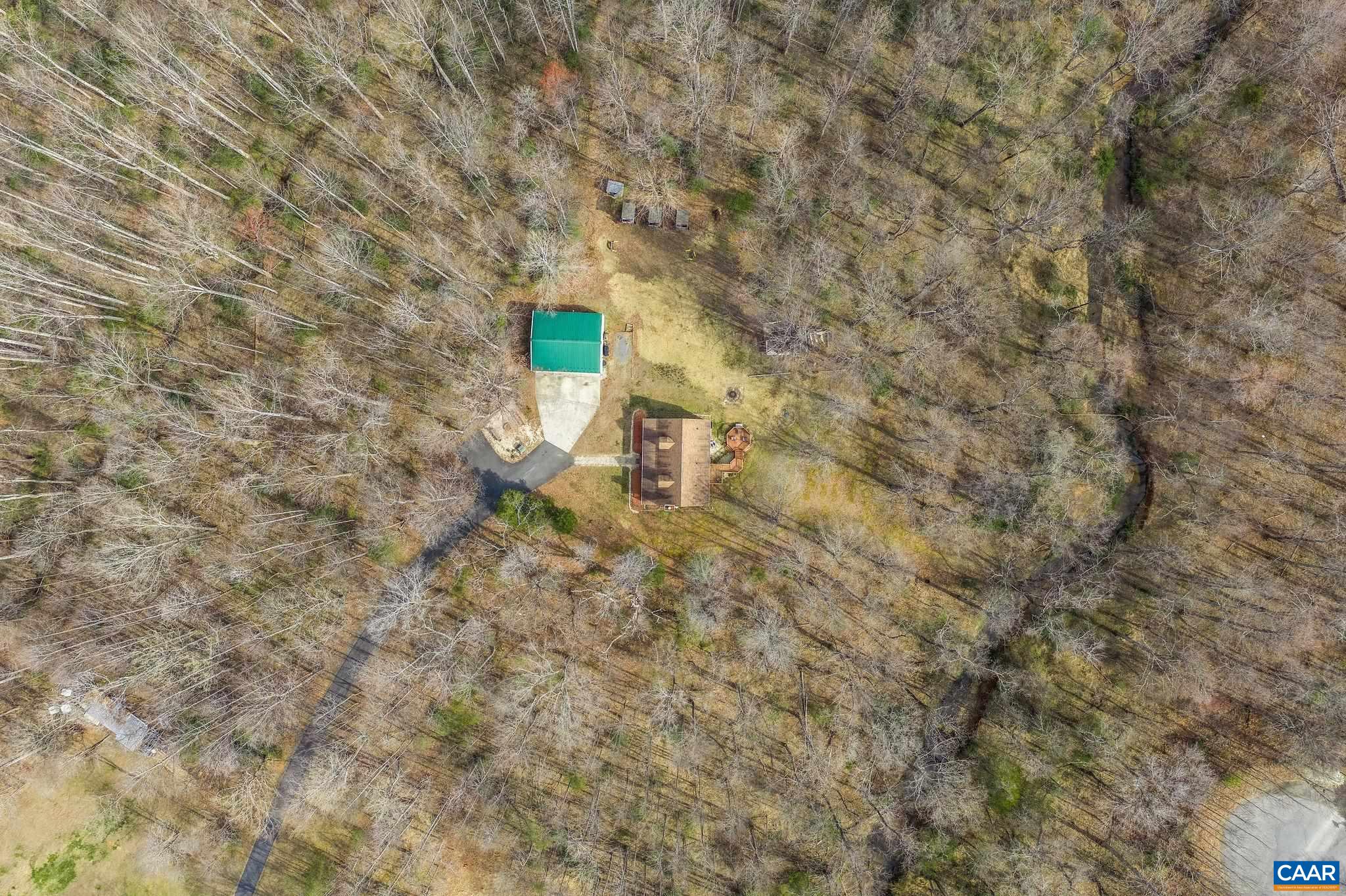 462 FOX HUNTERS LN