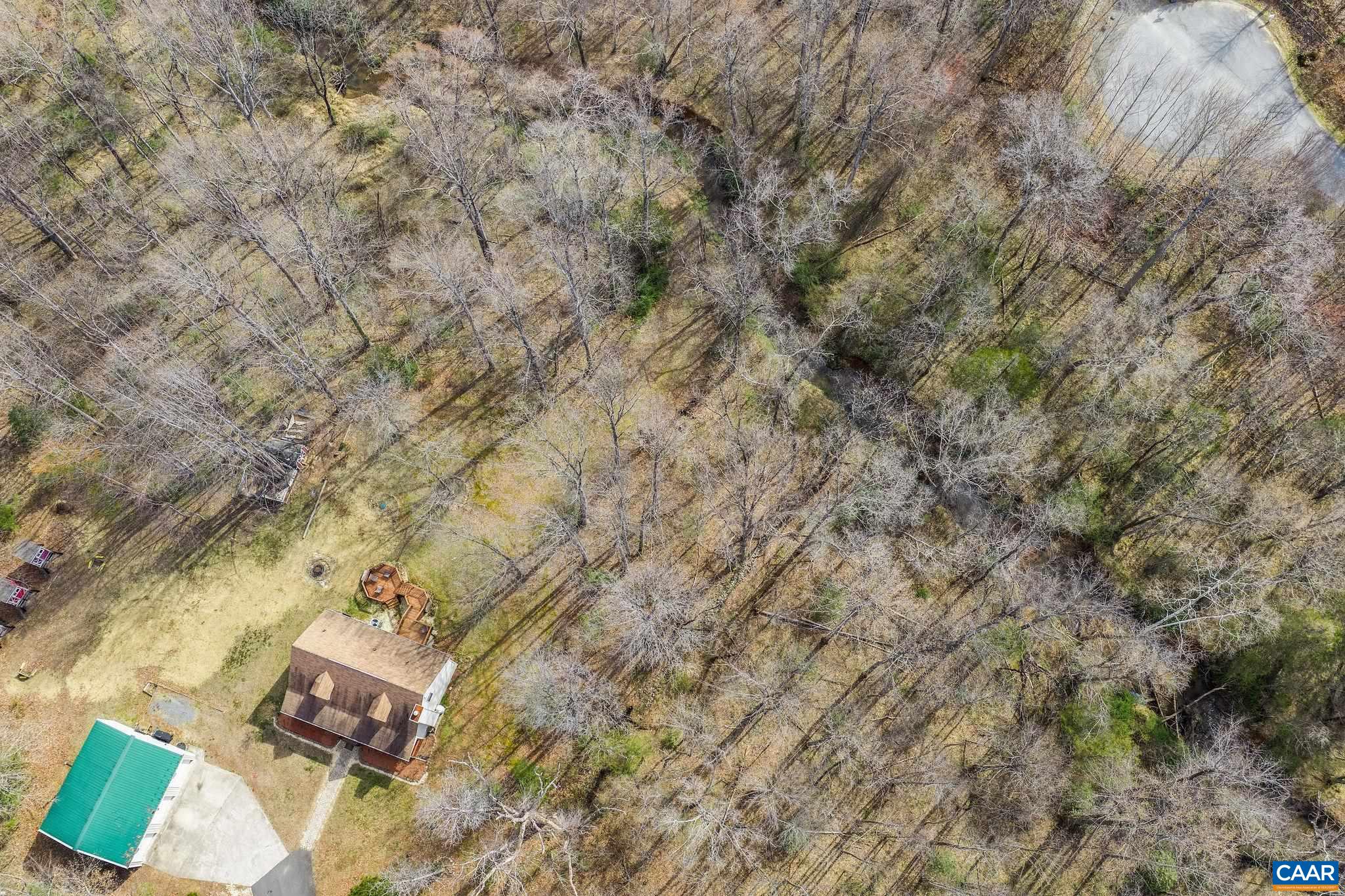 462 FOX HUNTERS LN