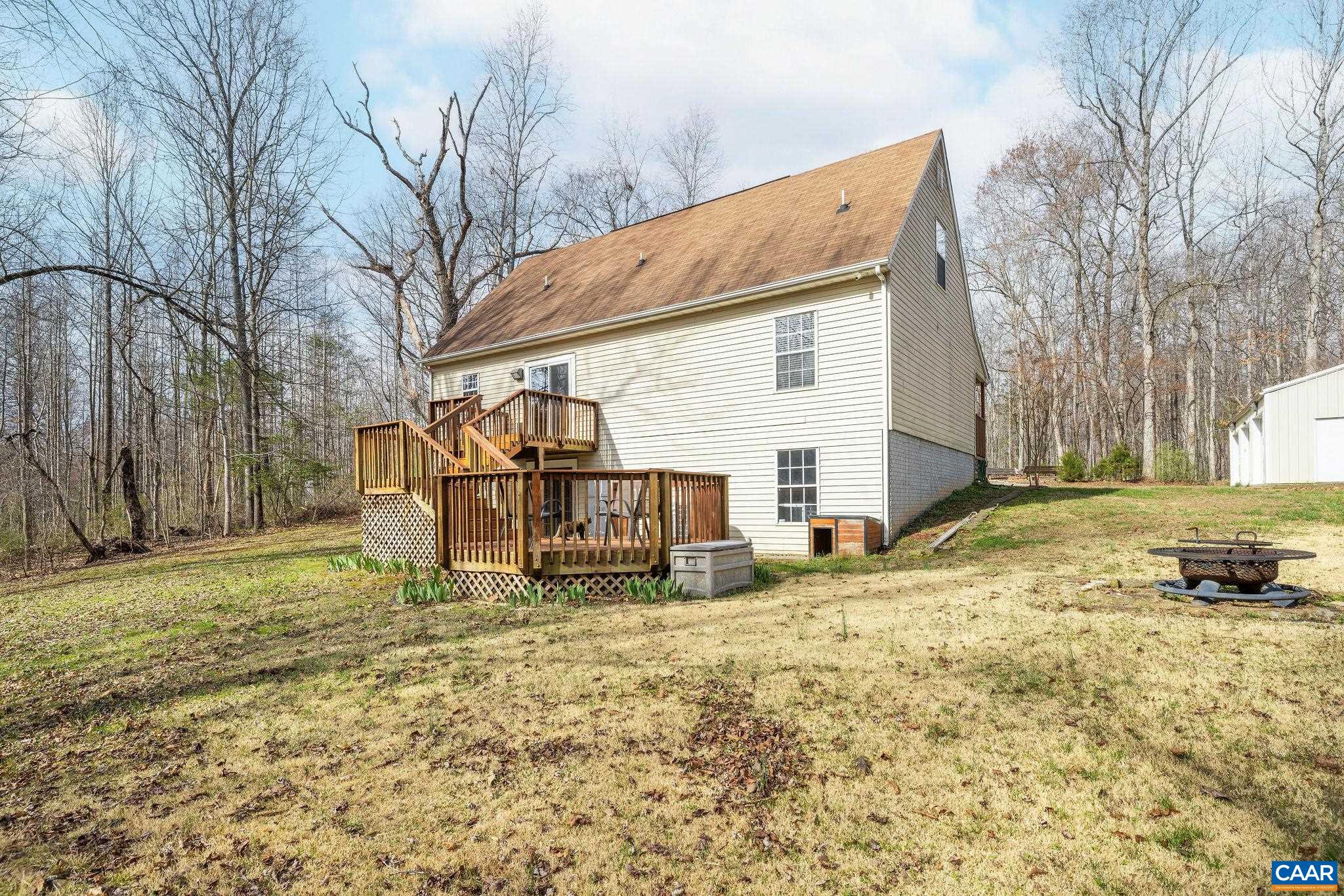 462 FOX HUNTERS LN