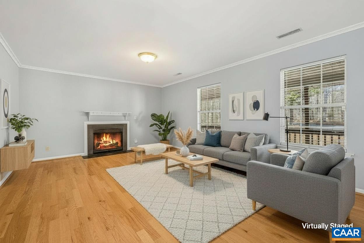 462 FOX HUNTERS LN